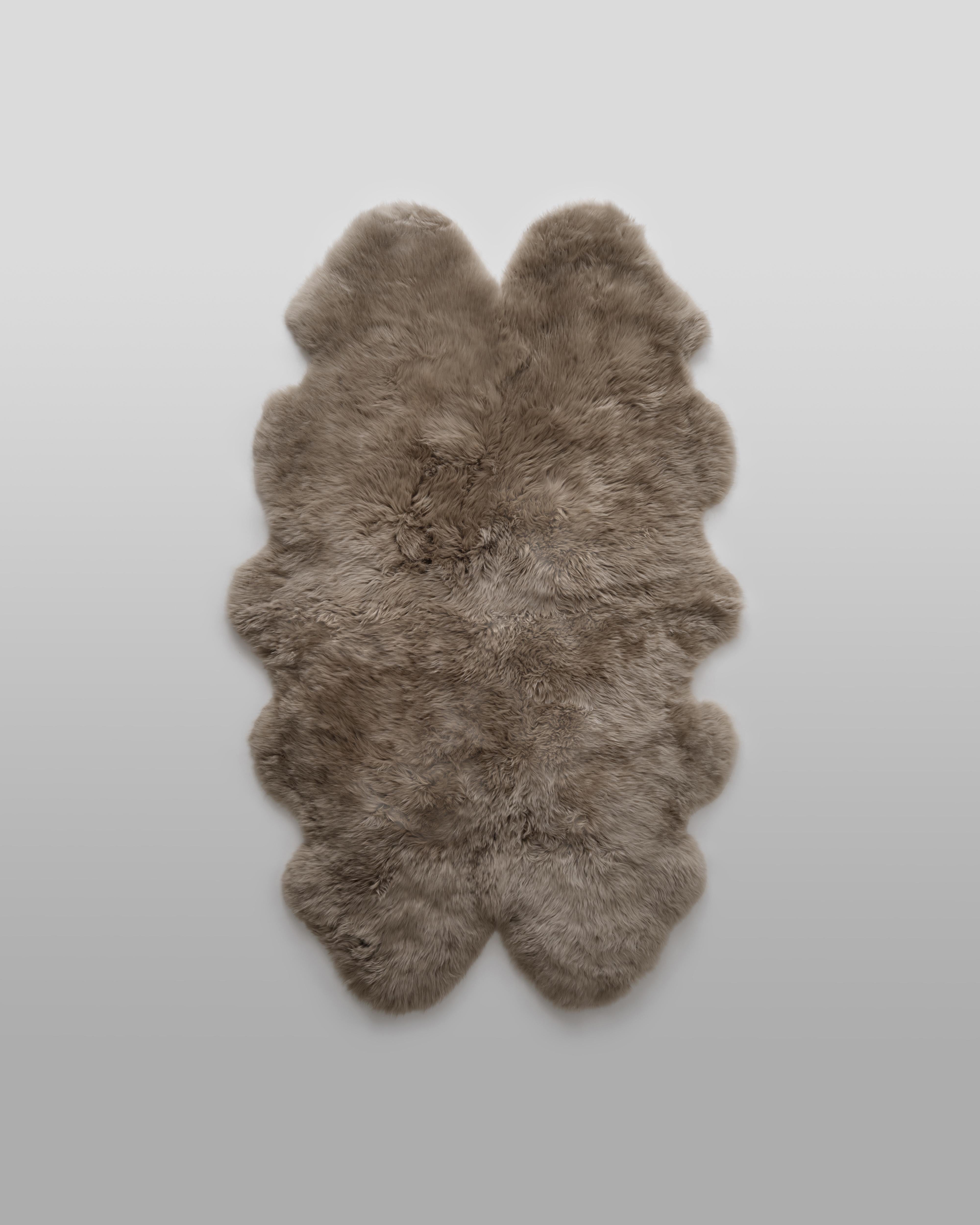 Forsyth New Zealand Sheepskin Quad Rug, Smokey Taupe In New Condition For Sale In SAINT LOUIS, MO