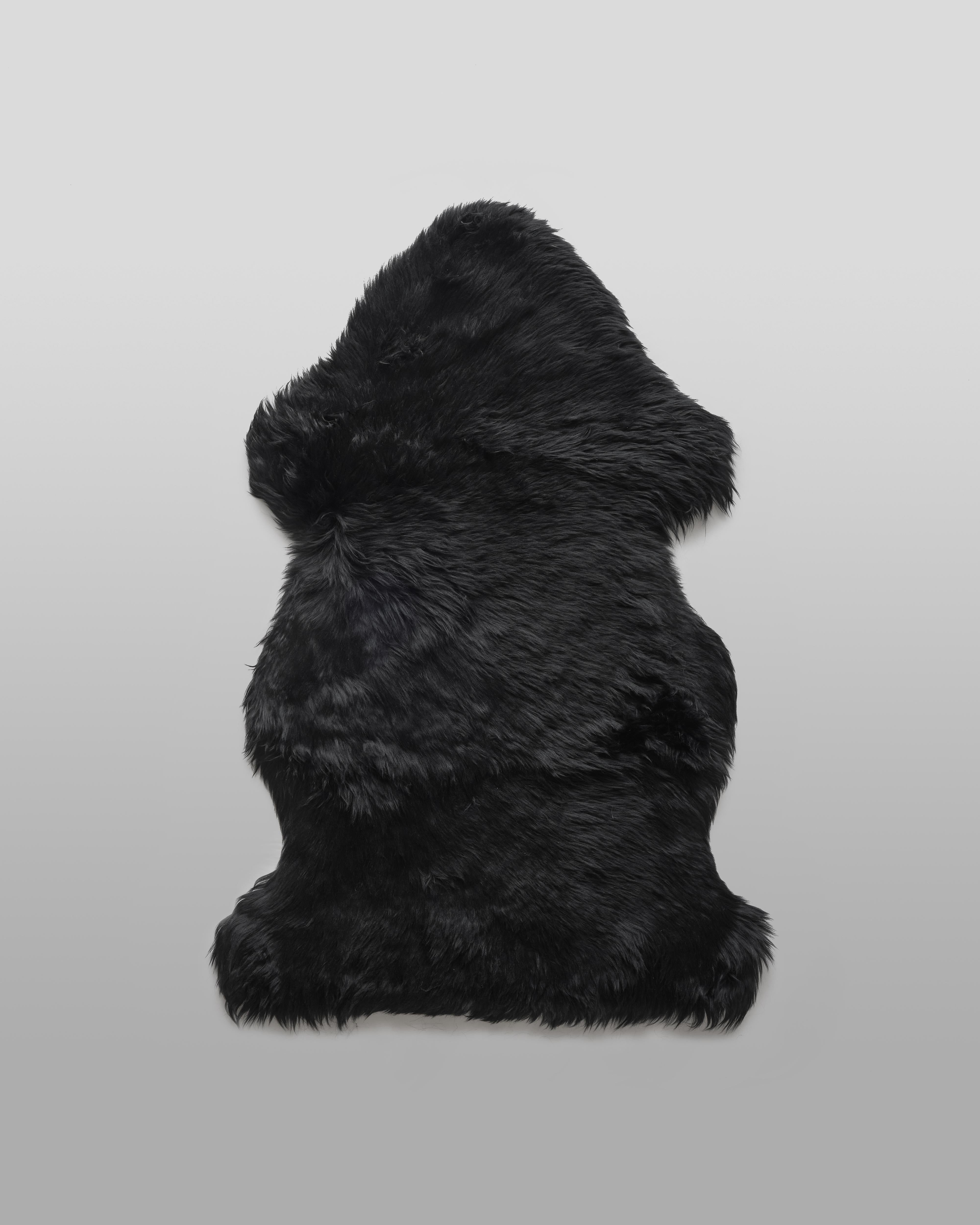 Contemporary Forsyth New Zealand Sheepskin Rug, Black For Sale