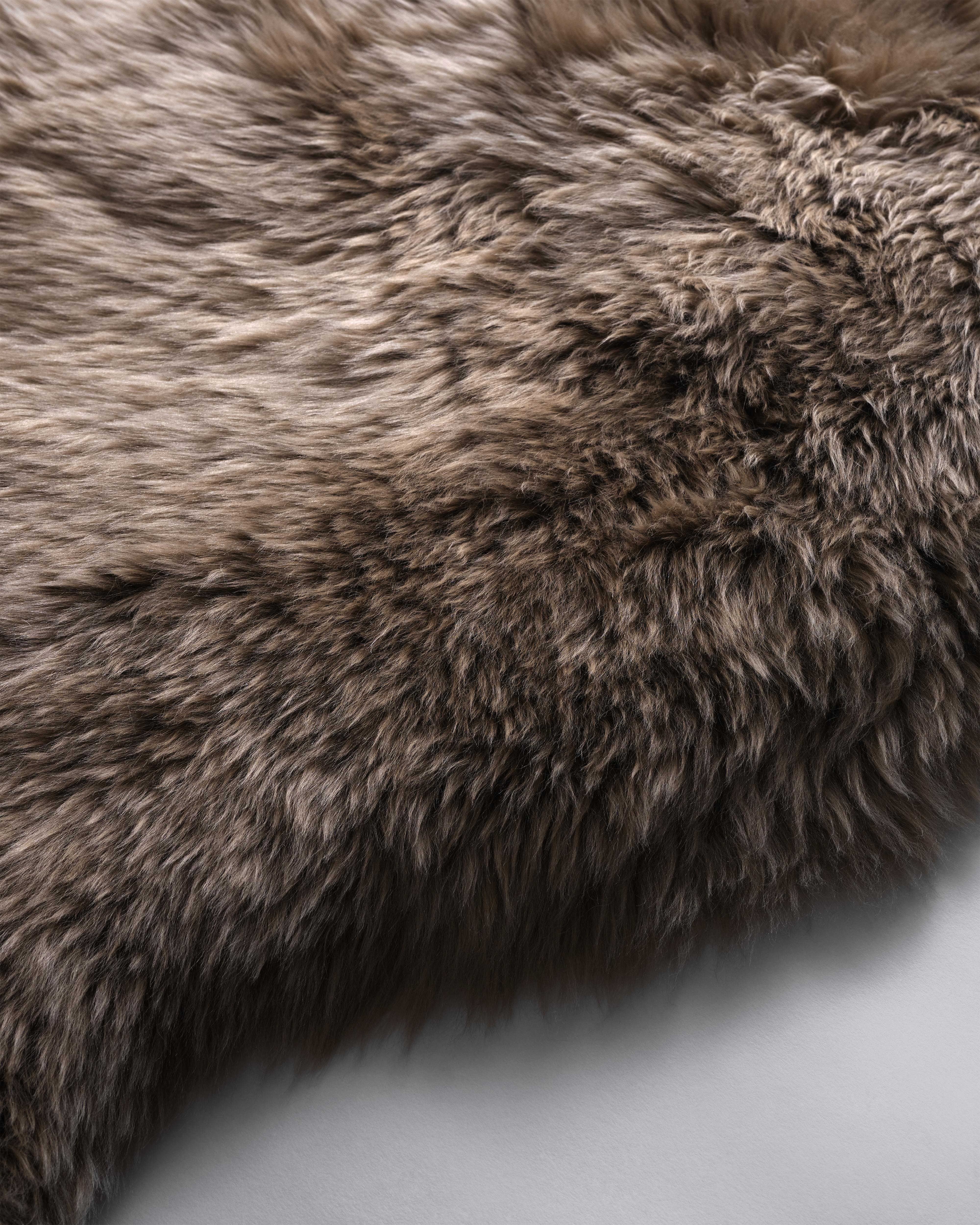 Forsyth New Zealand Sheepskin Rug, Smokey Taupe In New Condition For Sale In SAINT LOUIS, MO