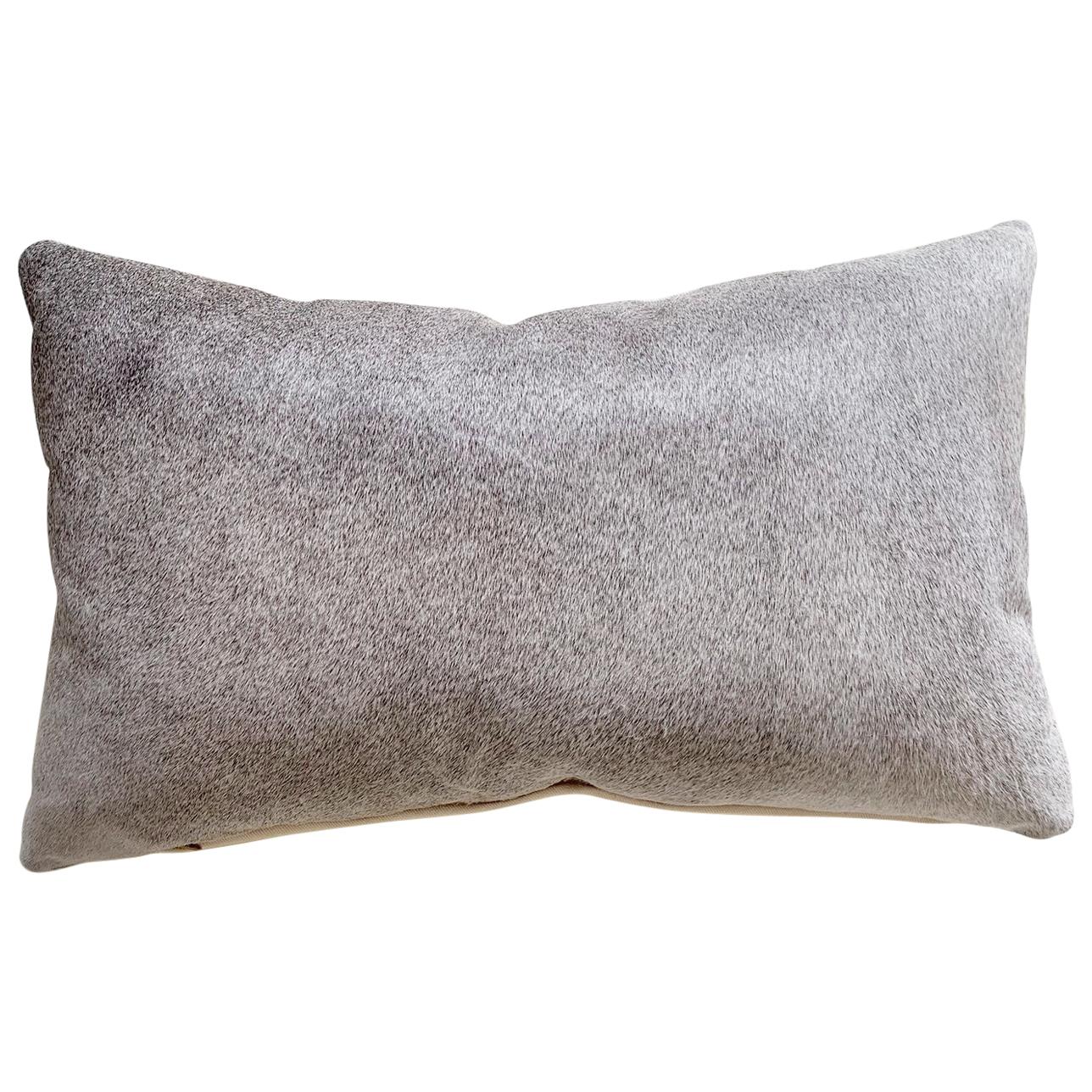 Coussin Forsyth en cuir de vachette brésilien gris sel et poivre