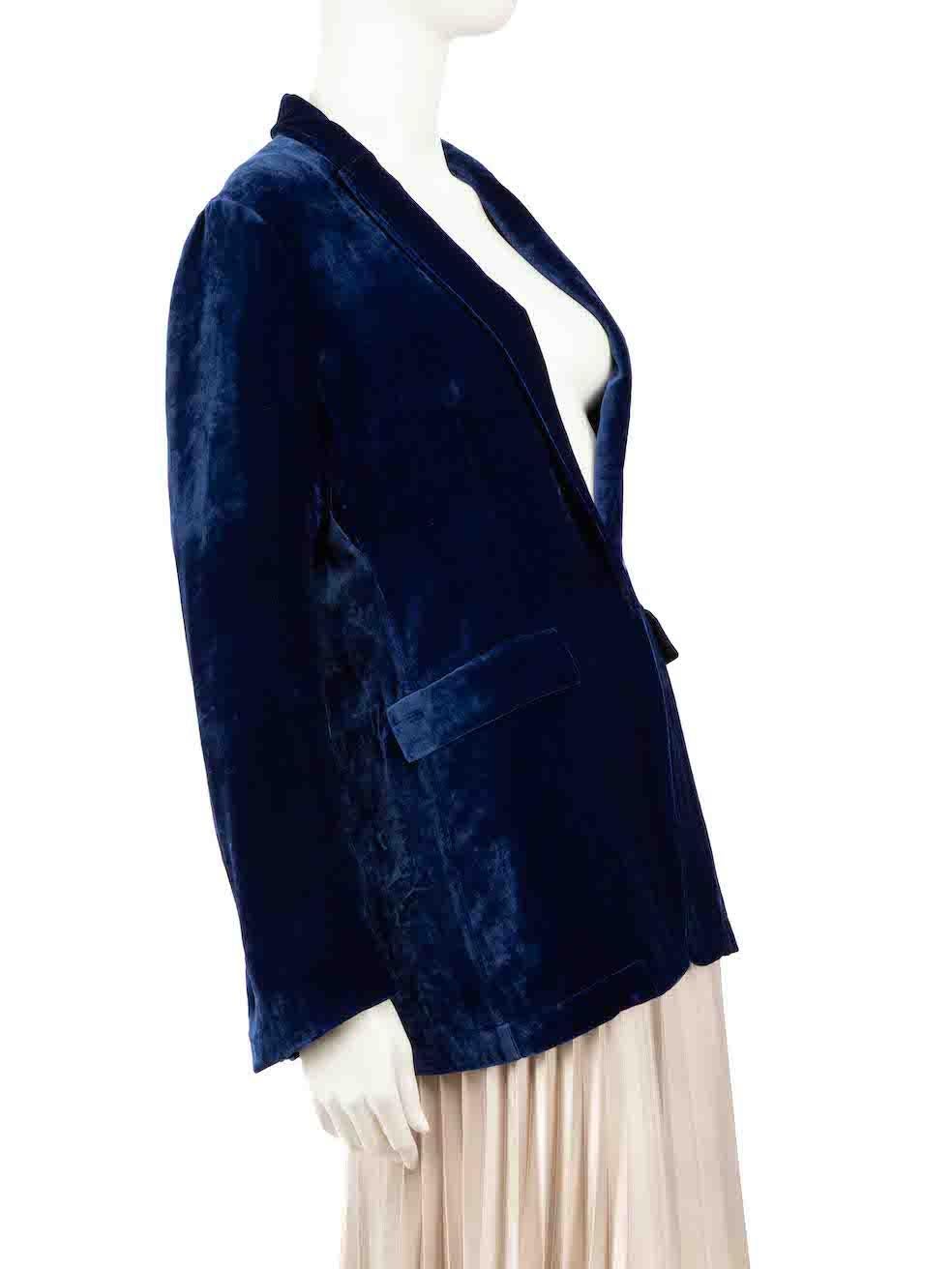 CONDITION is Very good. Minimal wear to jacket is evident. Minimal discoloured mark to right sleeve on this used Forte_Forte designer resale item.
 
 
 
 Details
 
 
 Blue
 
 Velvet
 
 Blazer
 
 Snap button fastening
 
 2x Side pockets
 
 
 
 
 
