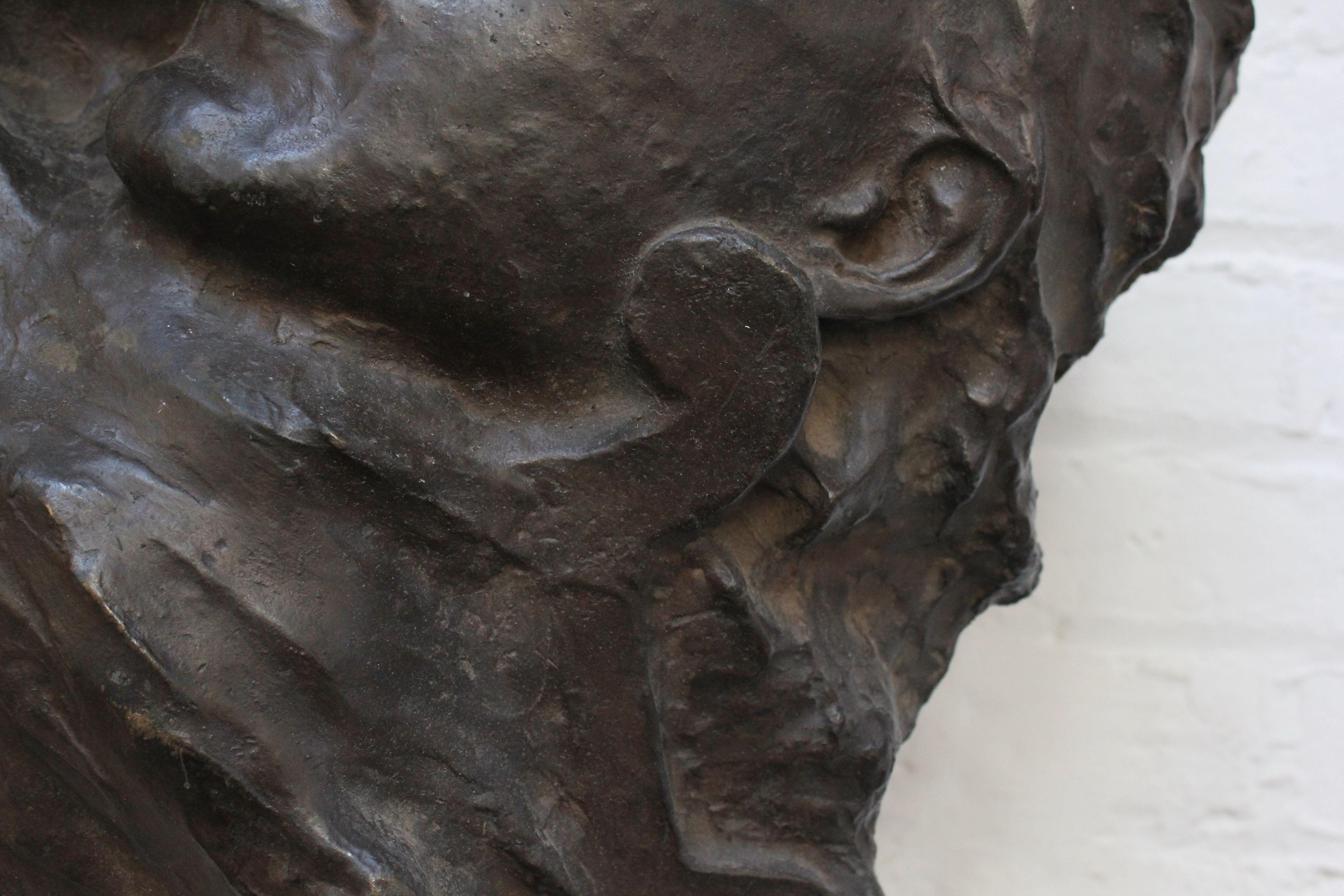 Fortini-Figurenrelief-Skulptur aus Bronzeguss im Angebot 7
