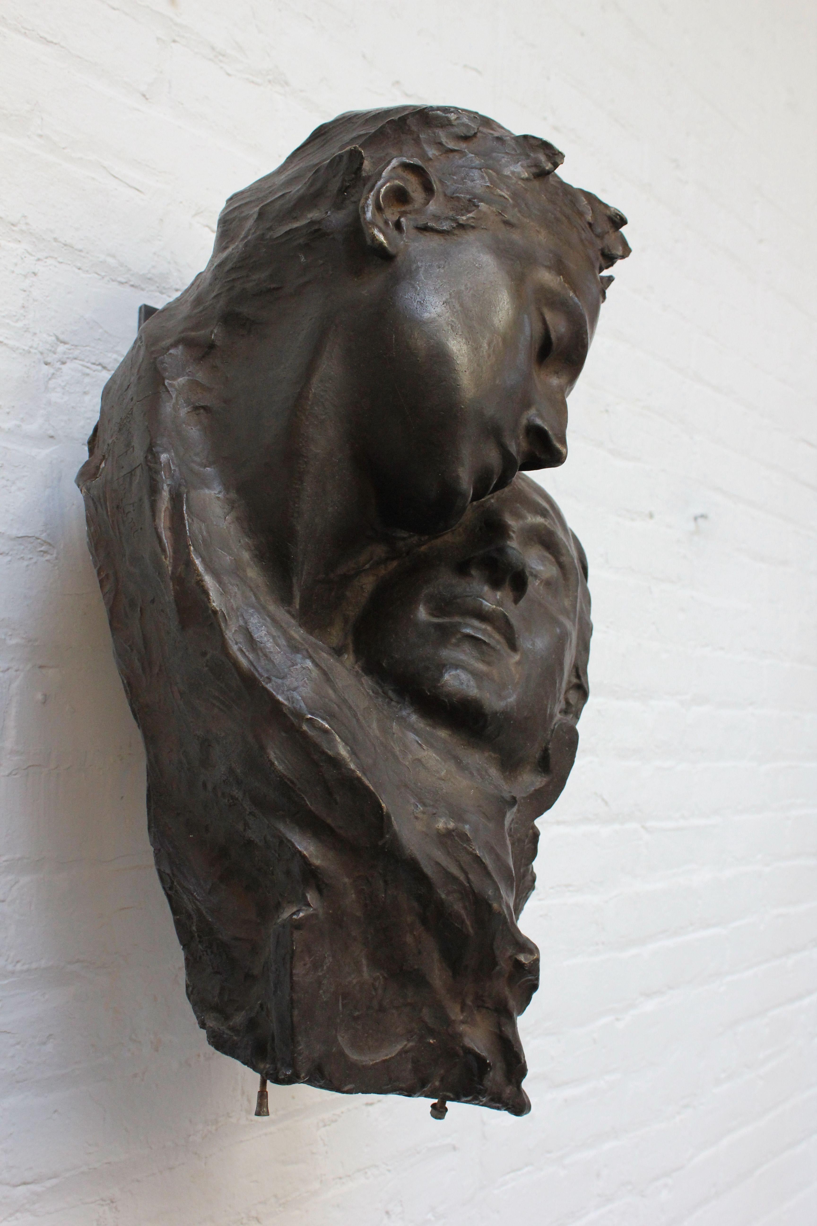 Fortini-Figurenrelief-Skulptur aus Bronzeguss (Art nouveau) im Angebot