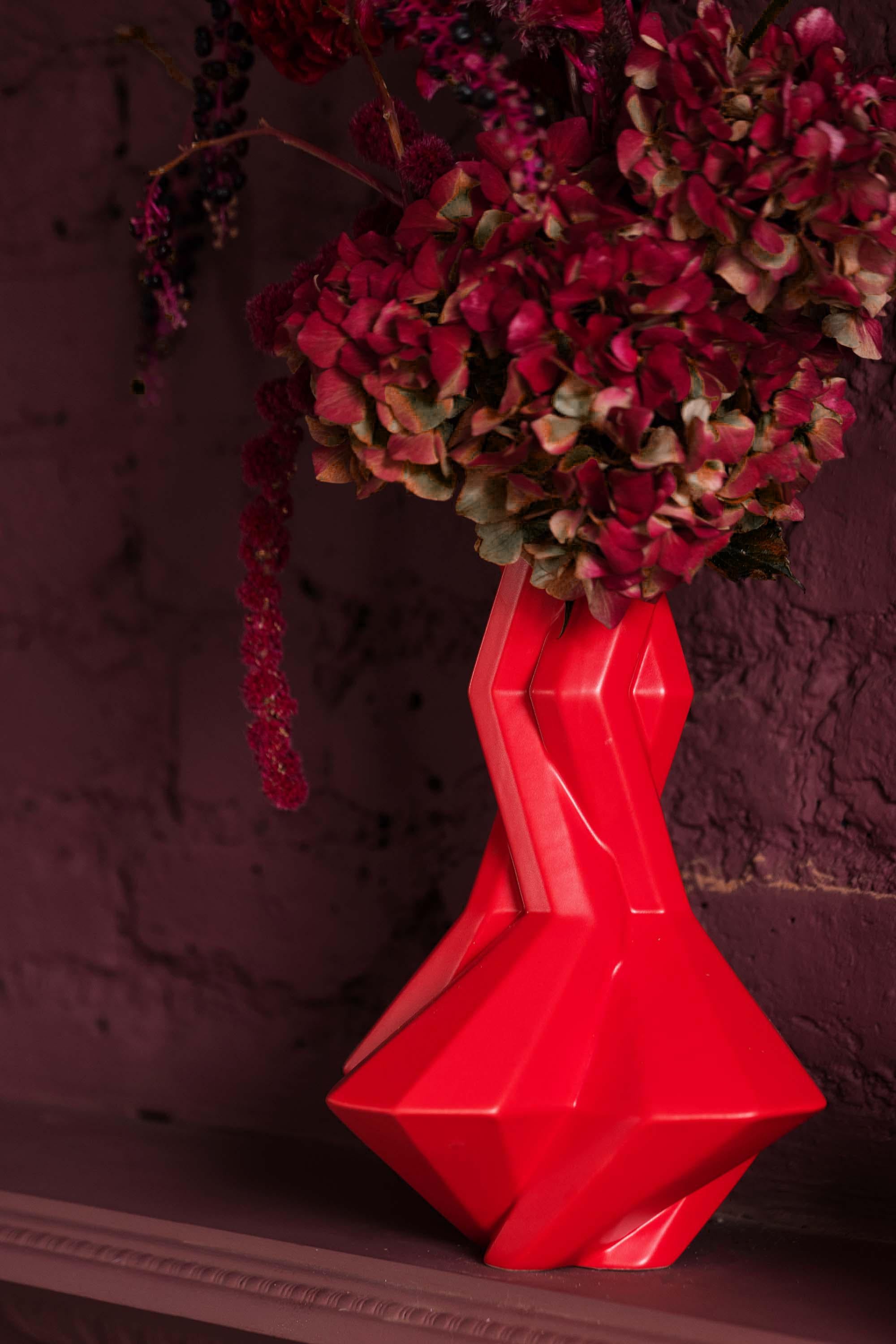 Fortress Cupola Vase Red Ceramic Contemporary Geometric by Lara Bohinc, in Stock In New Condition In Holland, AMSTERDAM