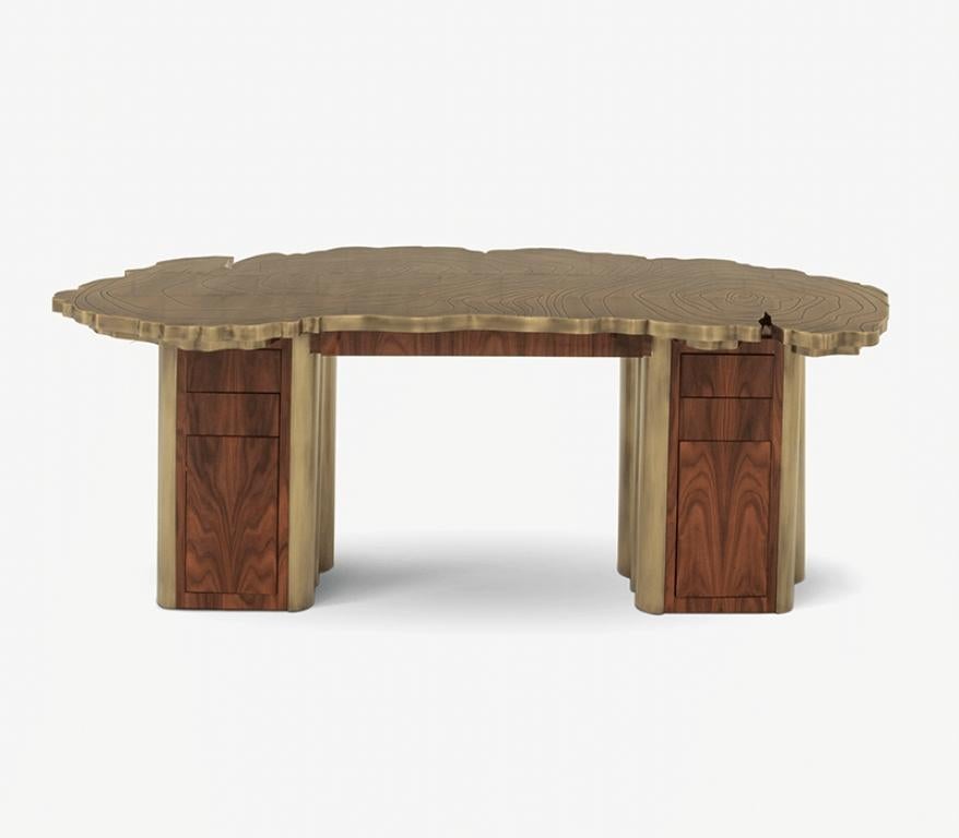Fortuna Desk in Polished Brass with a Modern Style by Boca do Lobo
