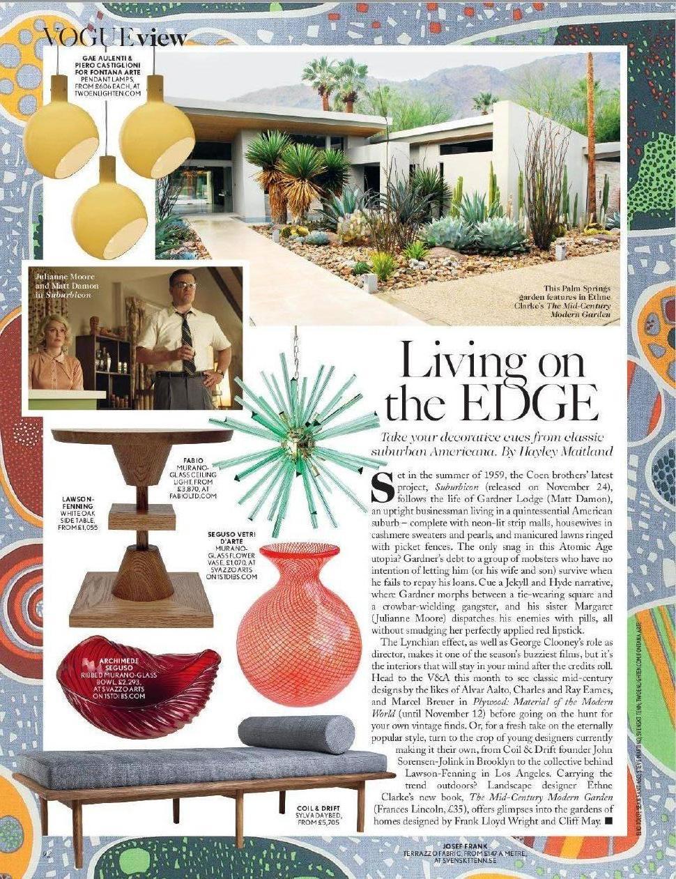 In primo piano su British Vogue novembre 2017, Living on the Edge di Hayley Maitland
Lampadario italiano Sputnik con vetro di Murano verde Triedri montato su una struttura placcata oro 24 carati / Disegnato da Fabio Bergomi per Fabio Ltd ispirato a