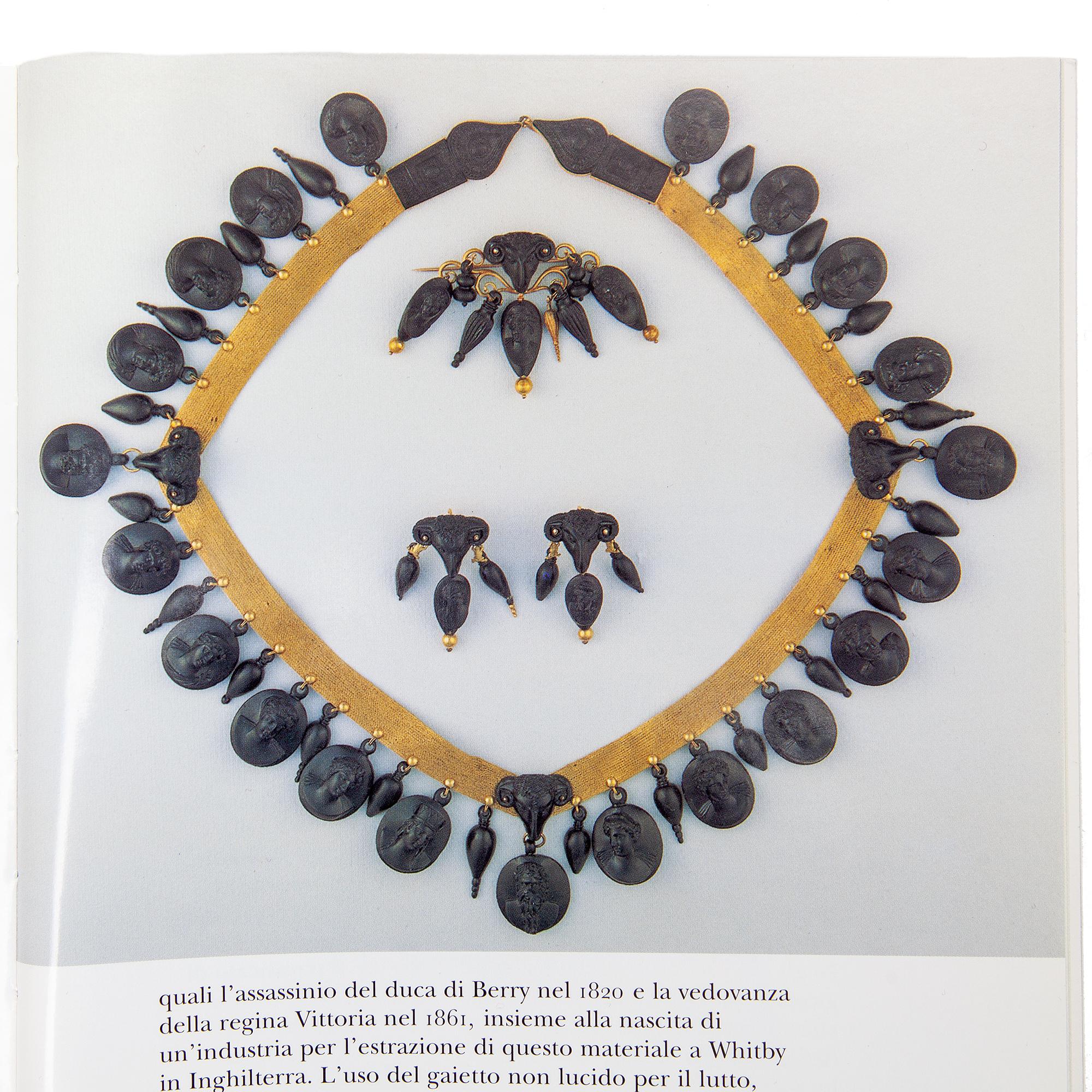 Castellani (Attr.) Etruscan Necklace and Brooch, Lava & Gold, Italy, circa 1850 13