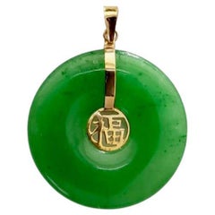 Pendentif disque Fortune en jade vert et or jaune massif 14 carats