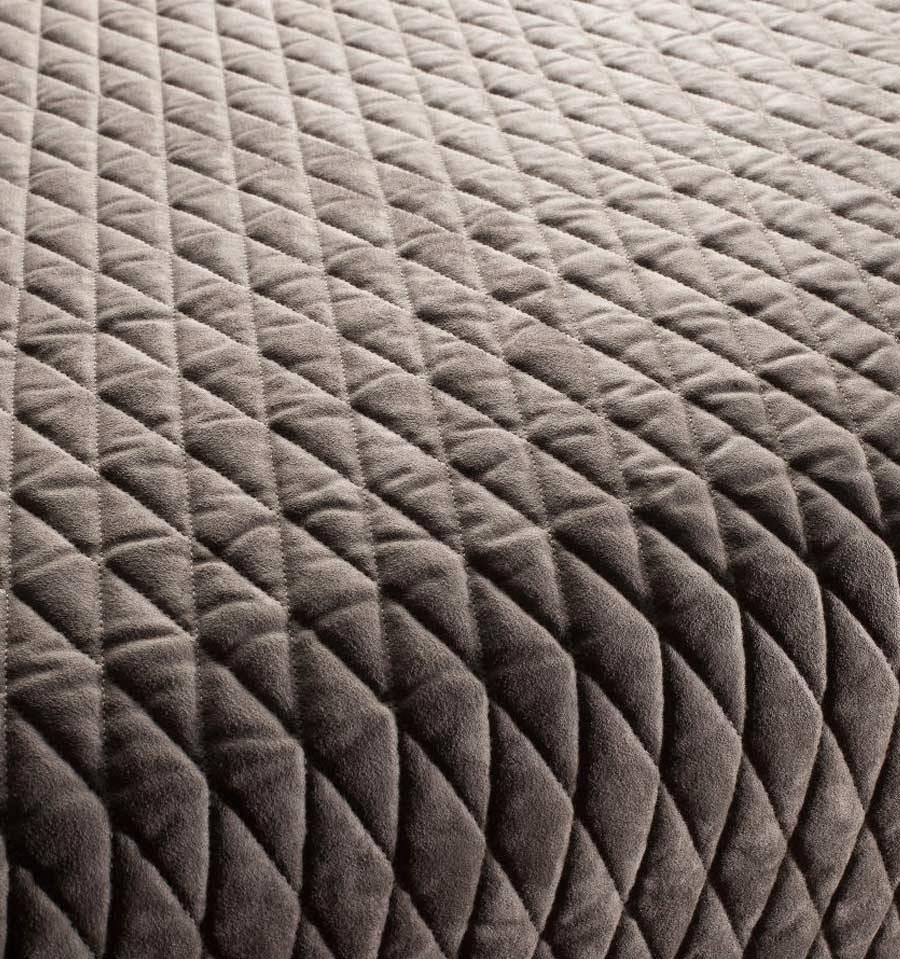 Fortune ii, Contemporary Oak Vanity Upholstered in Premium Calf For