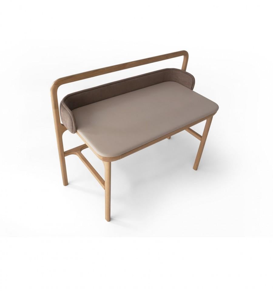 Fortune ii, Contemporary Oak Vanity Upholstered in Premium Calf For