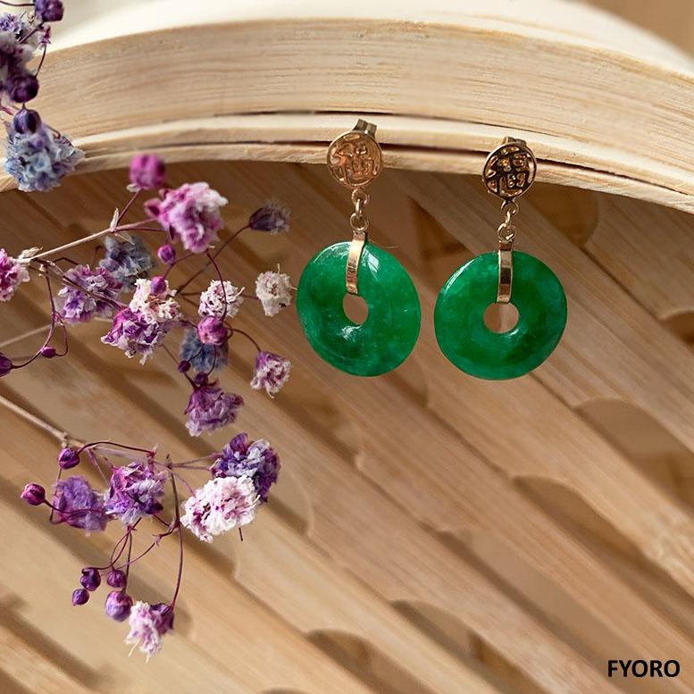 Fortune Drop and Dangle Green Jade Disc Donut Earrings With 14K Solid Yellow Gold symbol

The ‘Fu Fuku Fortune Jade Disc Earrings’ illustrates the circle of life. The Han character 'Fu' (Mandarin) and 'Fuku' (Japanese) motif that signifies “fortune”