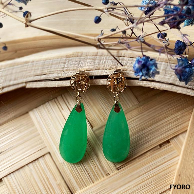 Fortune Jade Pendulum drop and Dangle Earrings (with Solid 14K Yellow Gold) In New Condition For Sale In Kowloon, HK