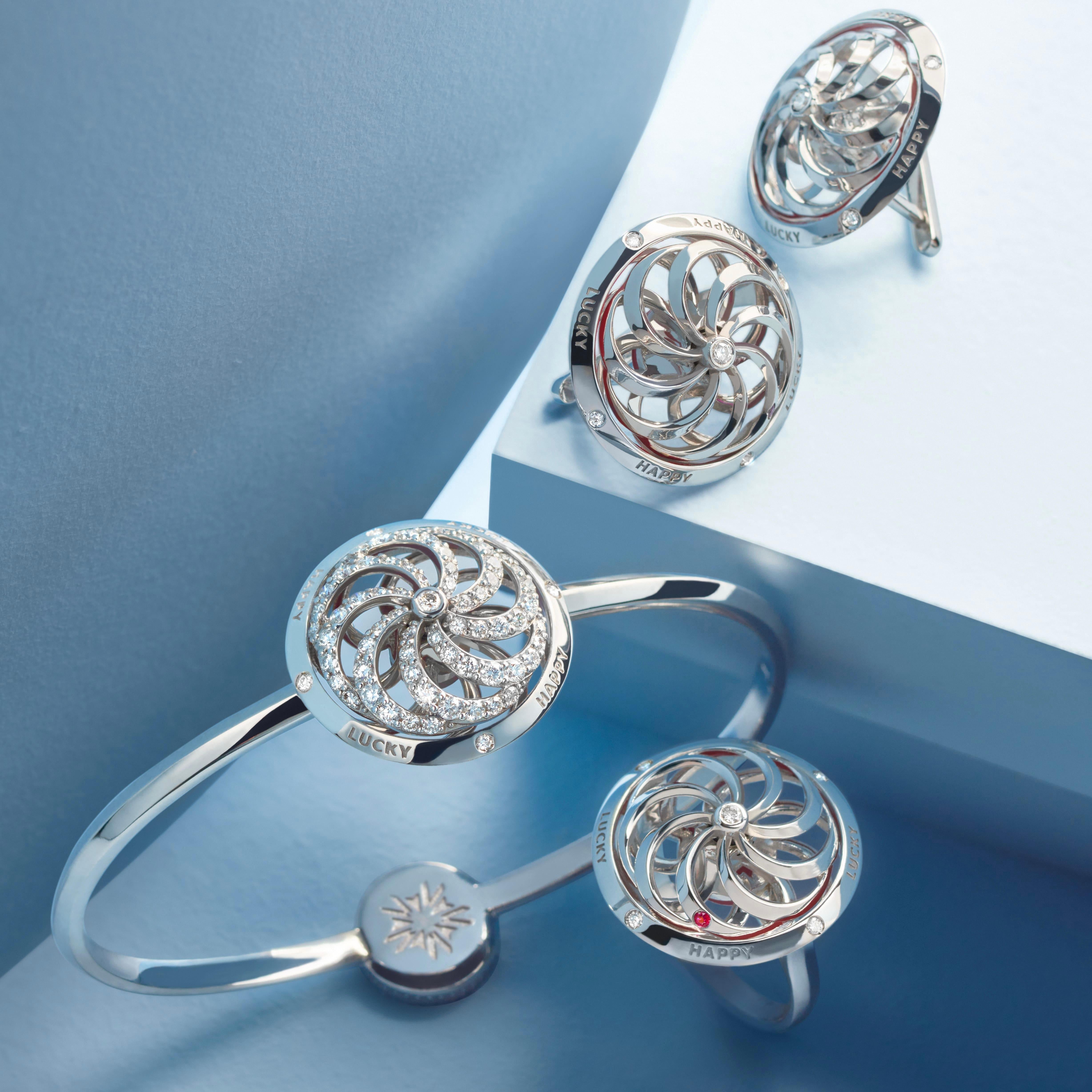 Contemporain Bracelet cinétique Fortune en or blanc avec diamants blancs en vente