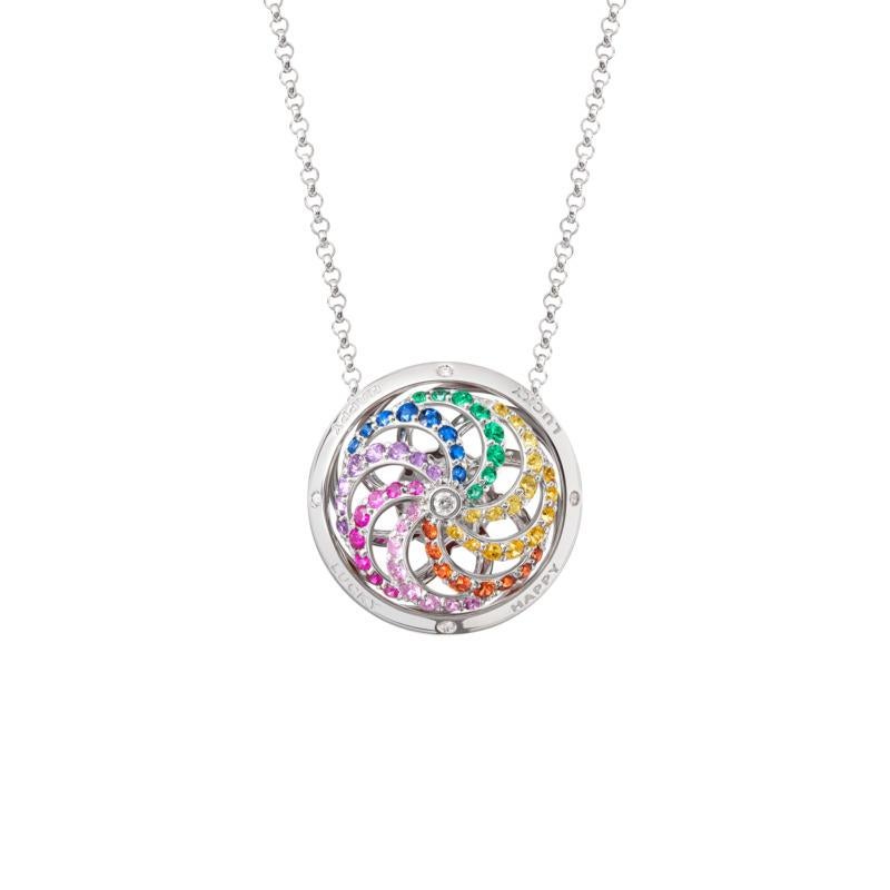 Crea la tua fortuna con il nostro ciondolo arcobaleno cinetico Fortune. Il nostro ciondolo contemporaneo Fortune Kinetic della collezione Fortune è realizzato a mano in oro bianco e impreziosito da pietre preziose multicolori che aggiungono un tocco