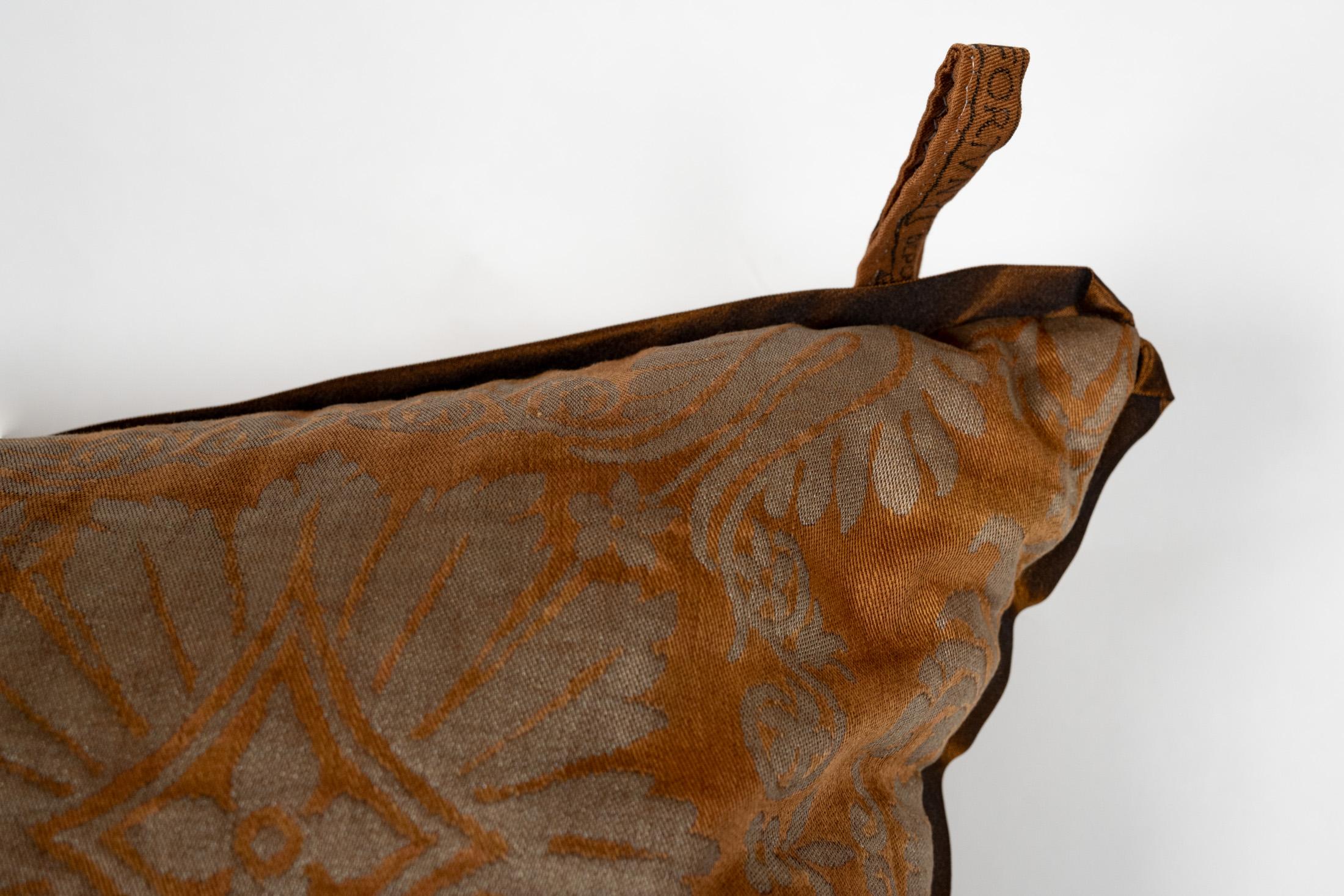 Fortuny Fabric Cushion in the Impero Pattern In Excellent Condition For Sale In New York, NY