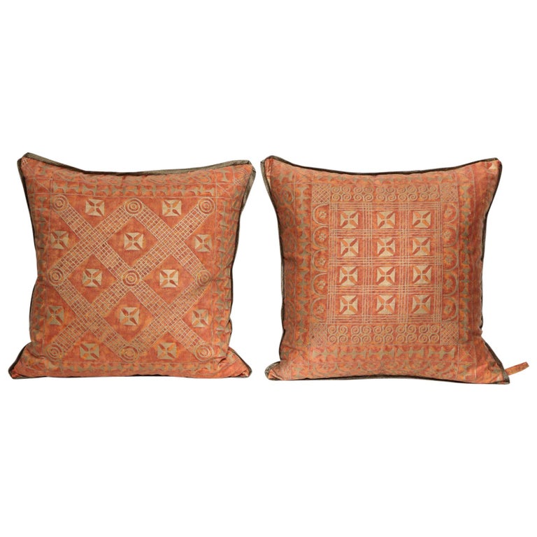 Pair of Fortuny Fabric Cushions in the Ashanti Pattern For Sale