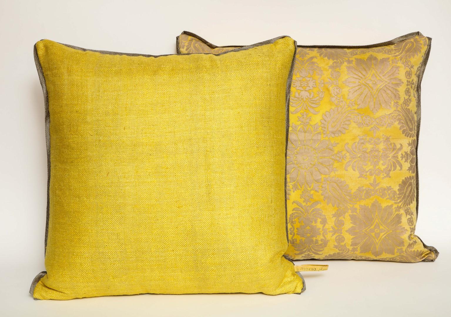 Fortuny Fabric Cushions in the Impero Pattern In Excellent Condition In New York, NY