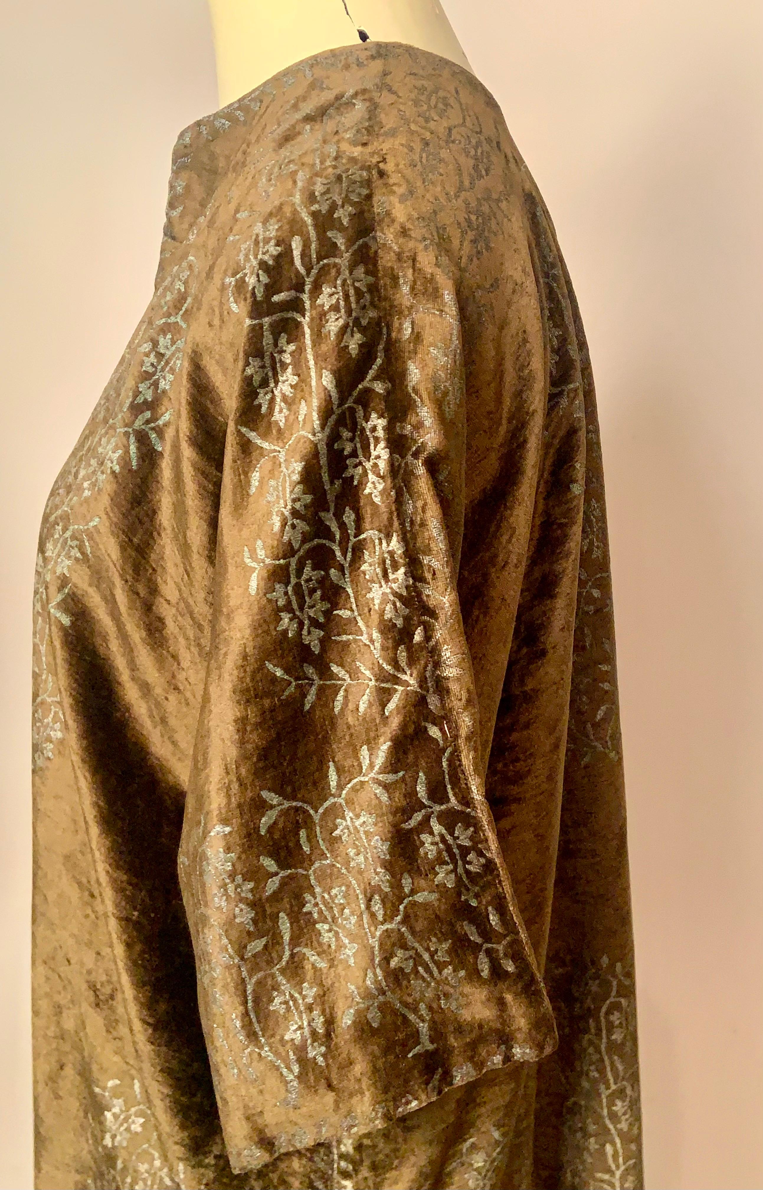 Fortuny Orientalist Style Manteau en velours vert olive avec motifs en pochoir argenté Pour femmes en vente