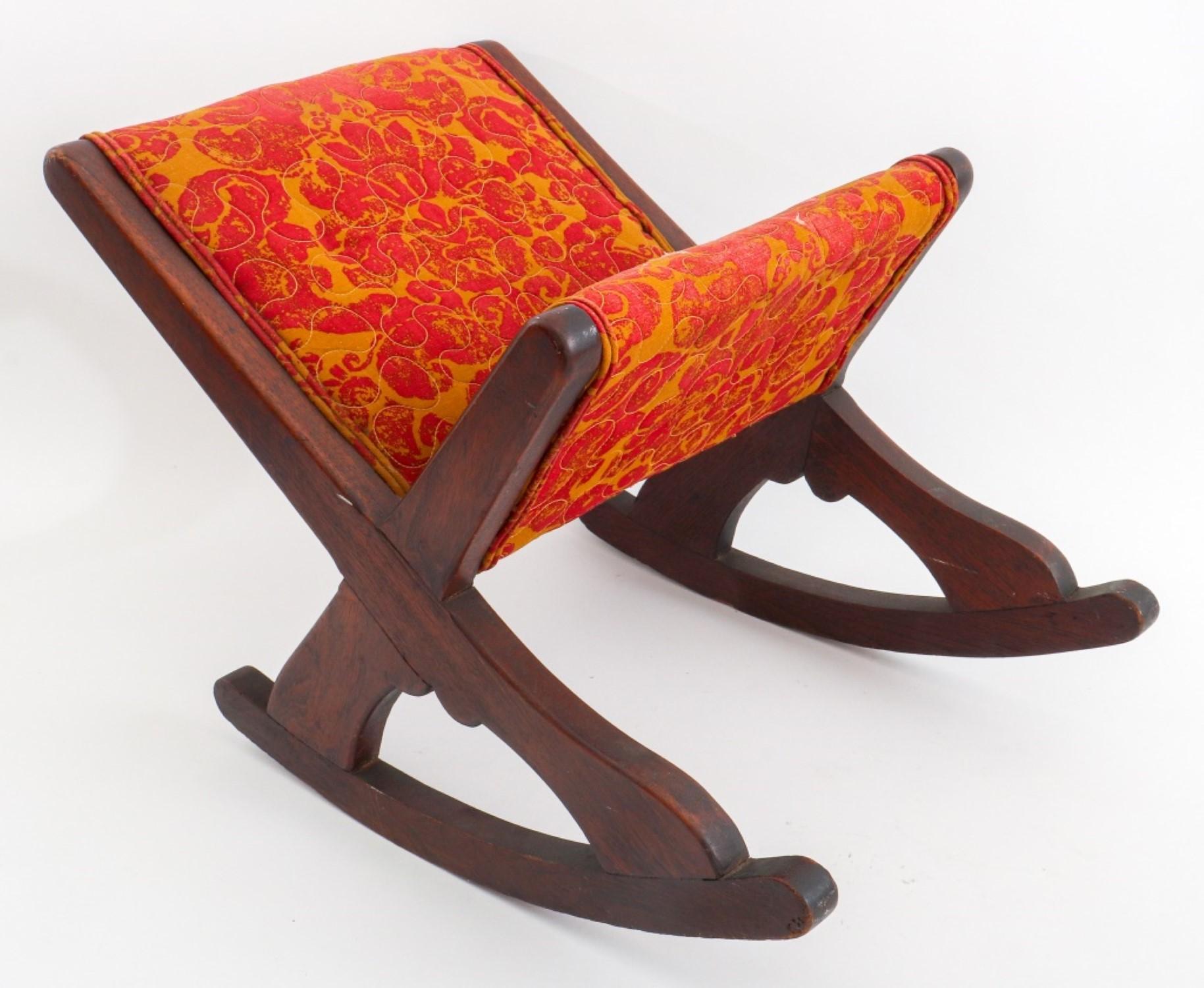 Fortuny Tabouret à bascule tapissé Bon état - En vente à New York, NY