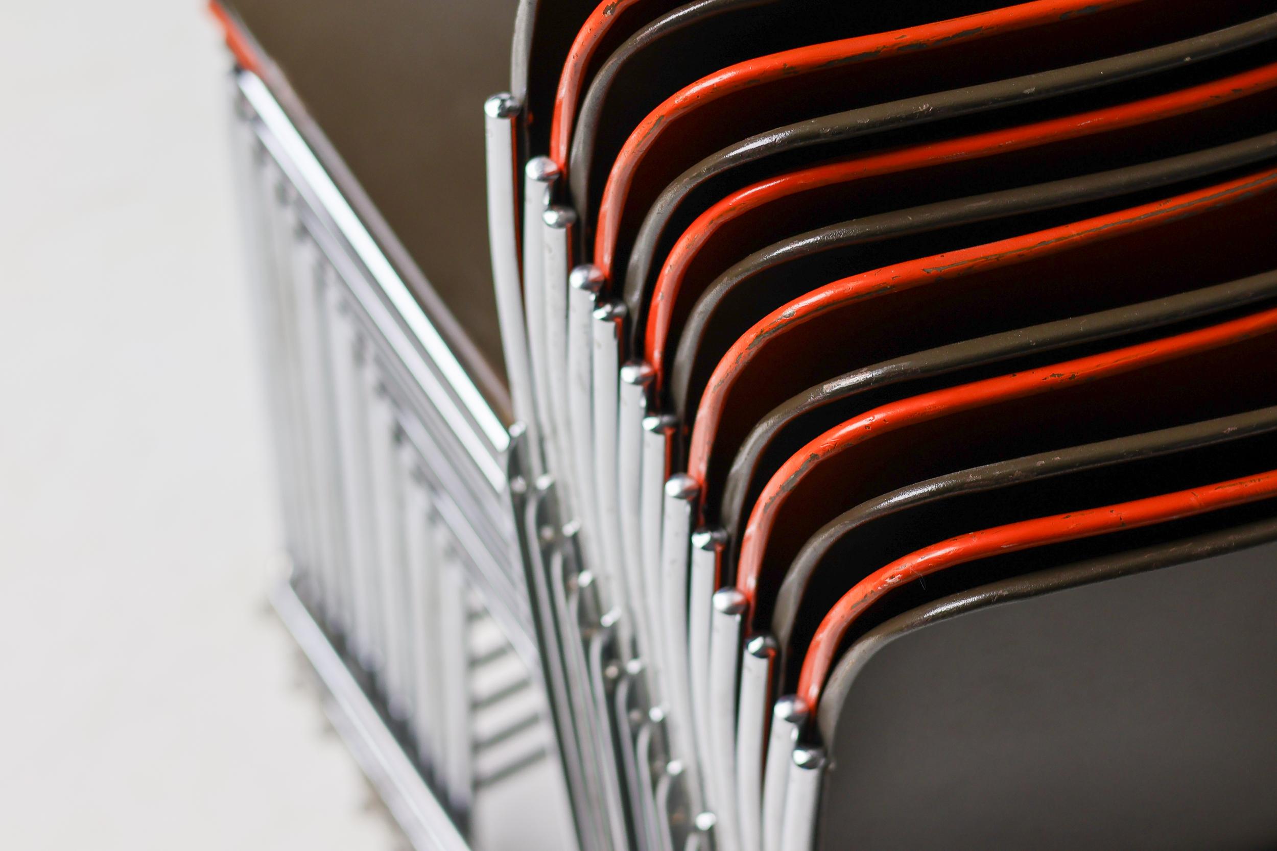 Forty Red and Brown Stackable 40/4 Chairs by David Rowland - OF USA en vente 4