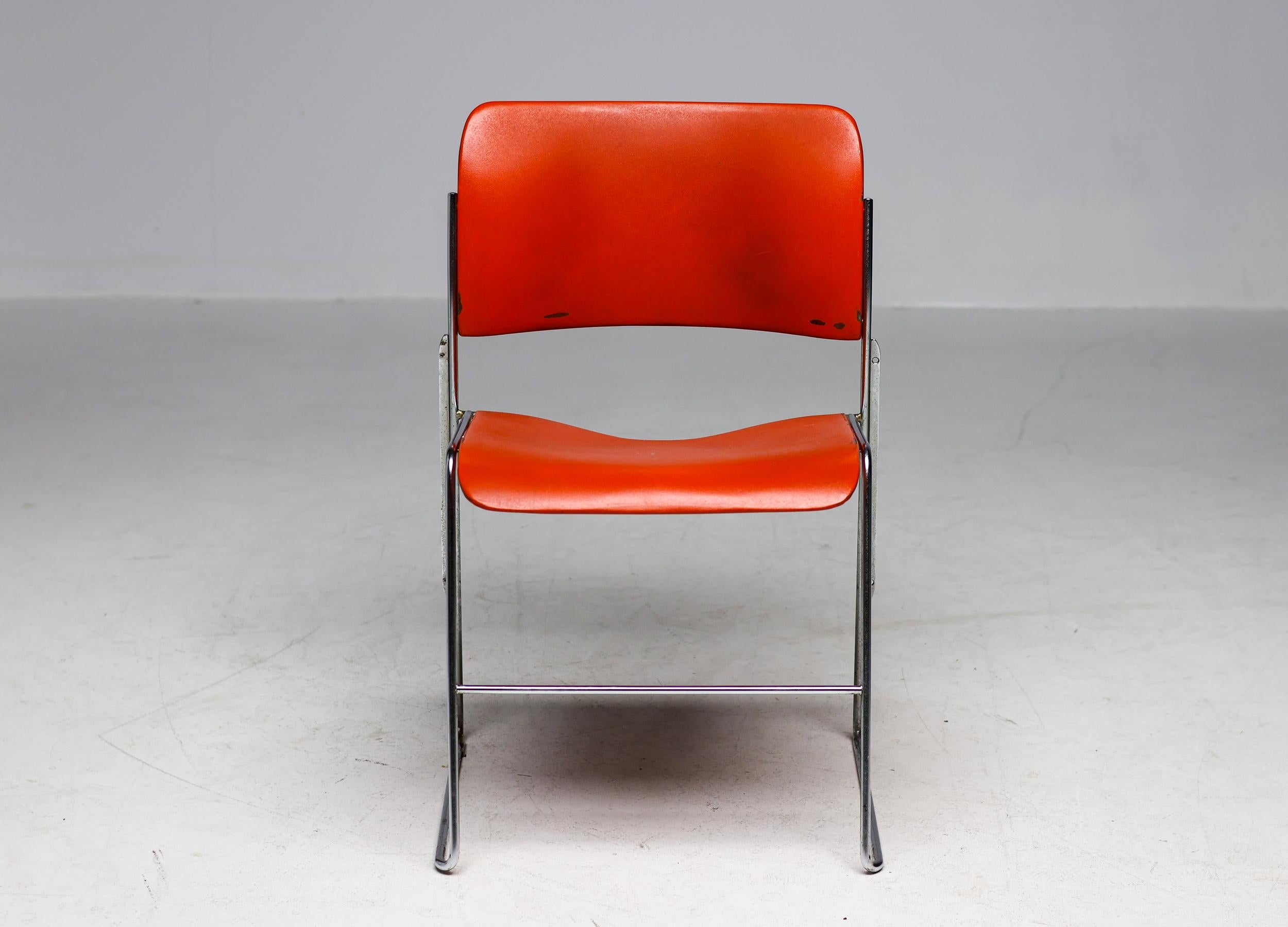 Américain Forty Red and Brown Stackable 40/4 Chairs by David Rowland - OF USA en vente