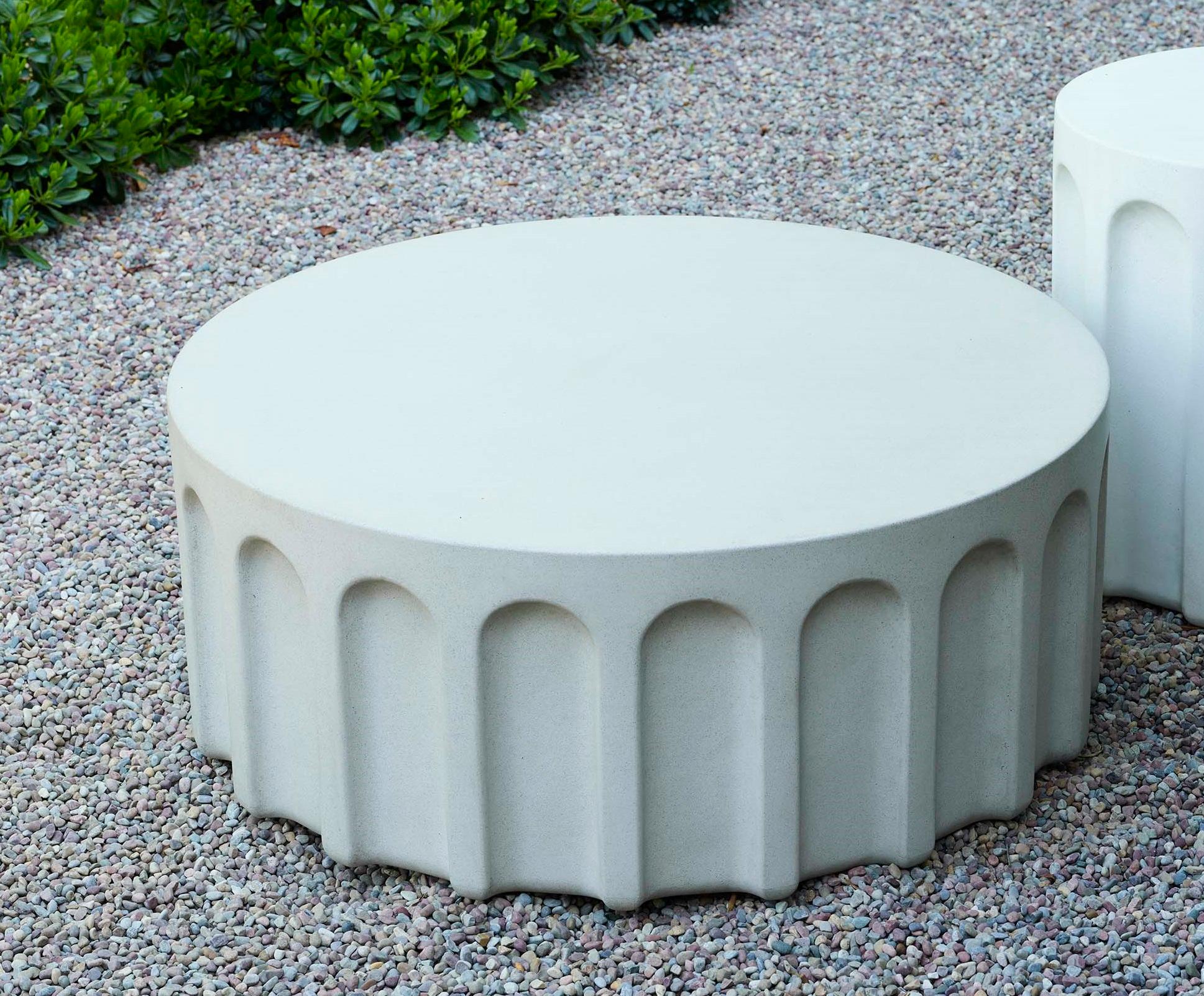 Forum Coffee Table by Phase Design
Dimensions: Ø 88,9 x H 33,02 cm. 
Materials: Glass fiber reinforced concrete base.

Reinforced concrete. Suitable for indoor and outdoor applications. Available in chalk, fog, madrone, and obsidian. Please contact