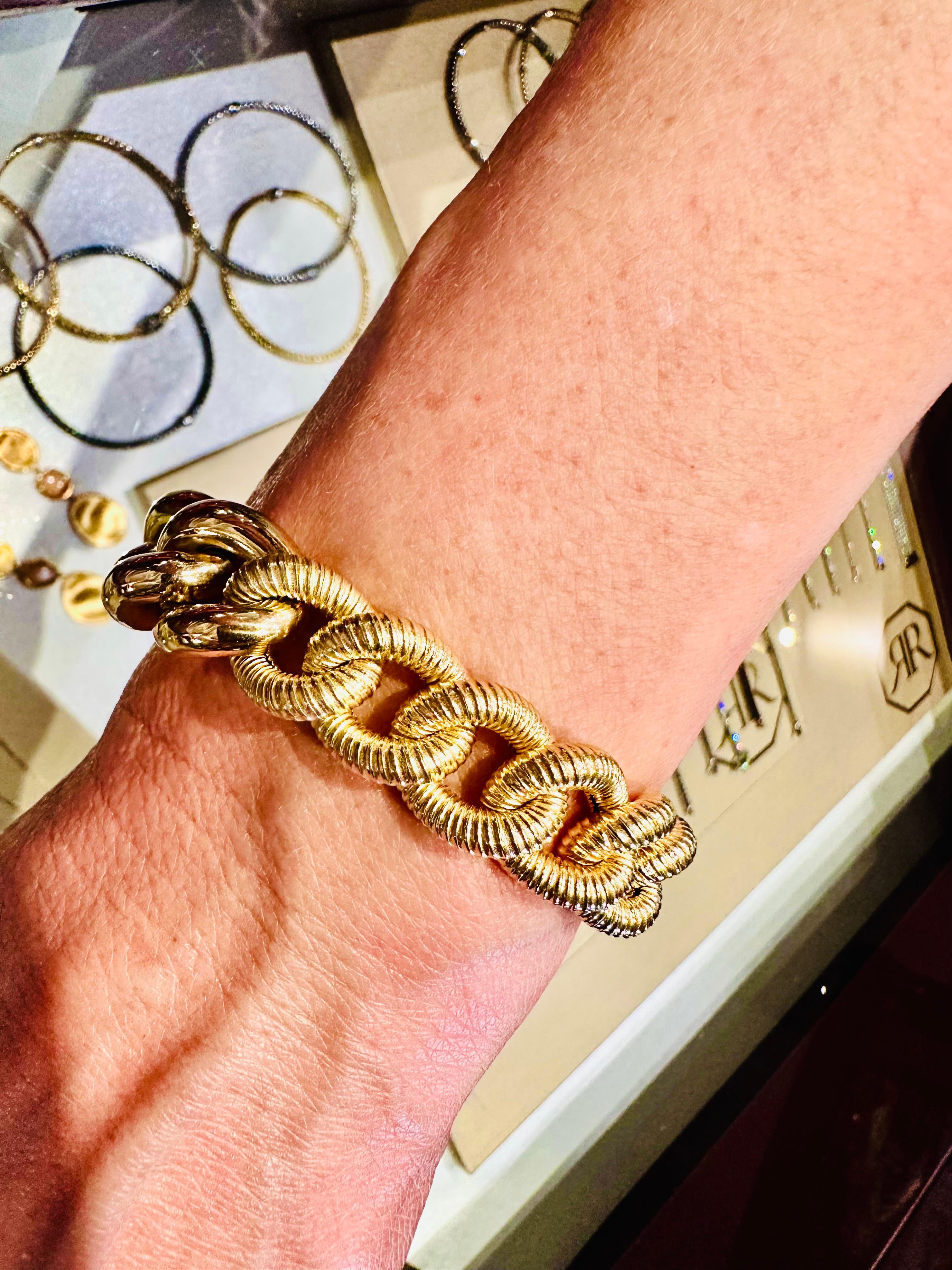 Women's Forza ed Eleganza: Bracciale a Catena in Oro Giallo gr 49.67 For Sale