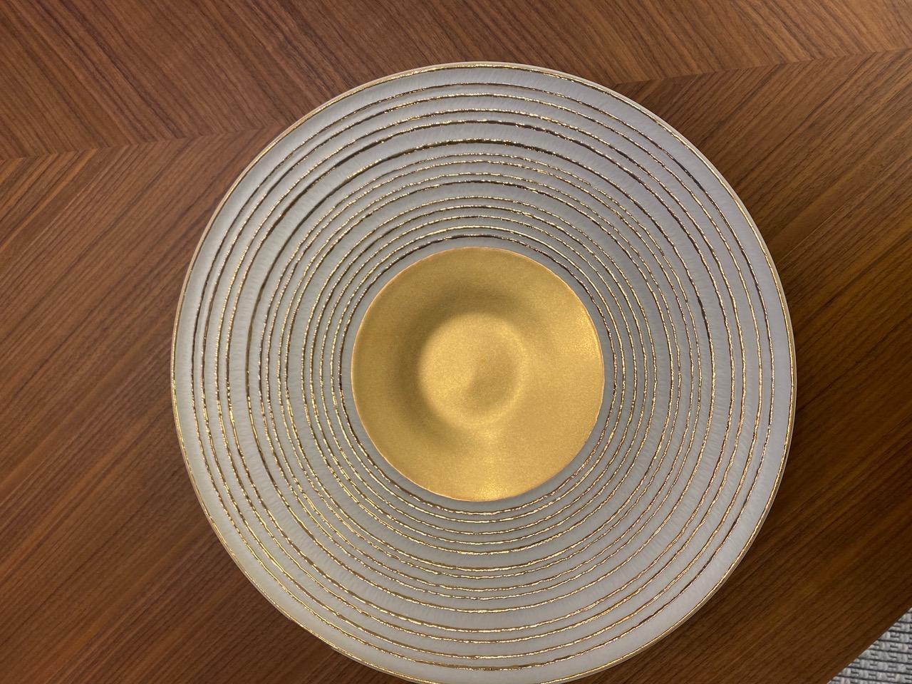 FOS Ceramiche nasce da un'idea di Piero Mazzotti e Andri Ioannou come manifattura d'arte e design a Faenza, una città che è sinonimo di maiolica in tutto il mondo e la cui fama di luogo privilegiato per questa produzione risale al XIII secolo.
In