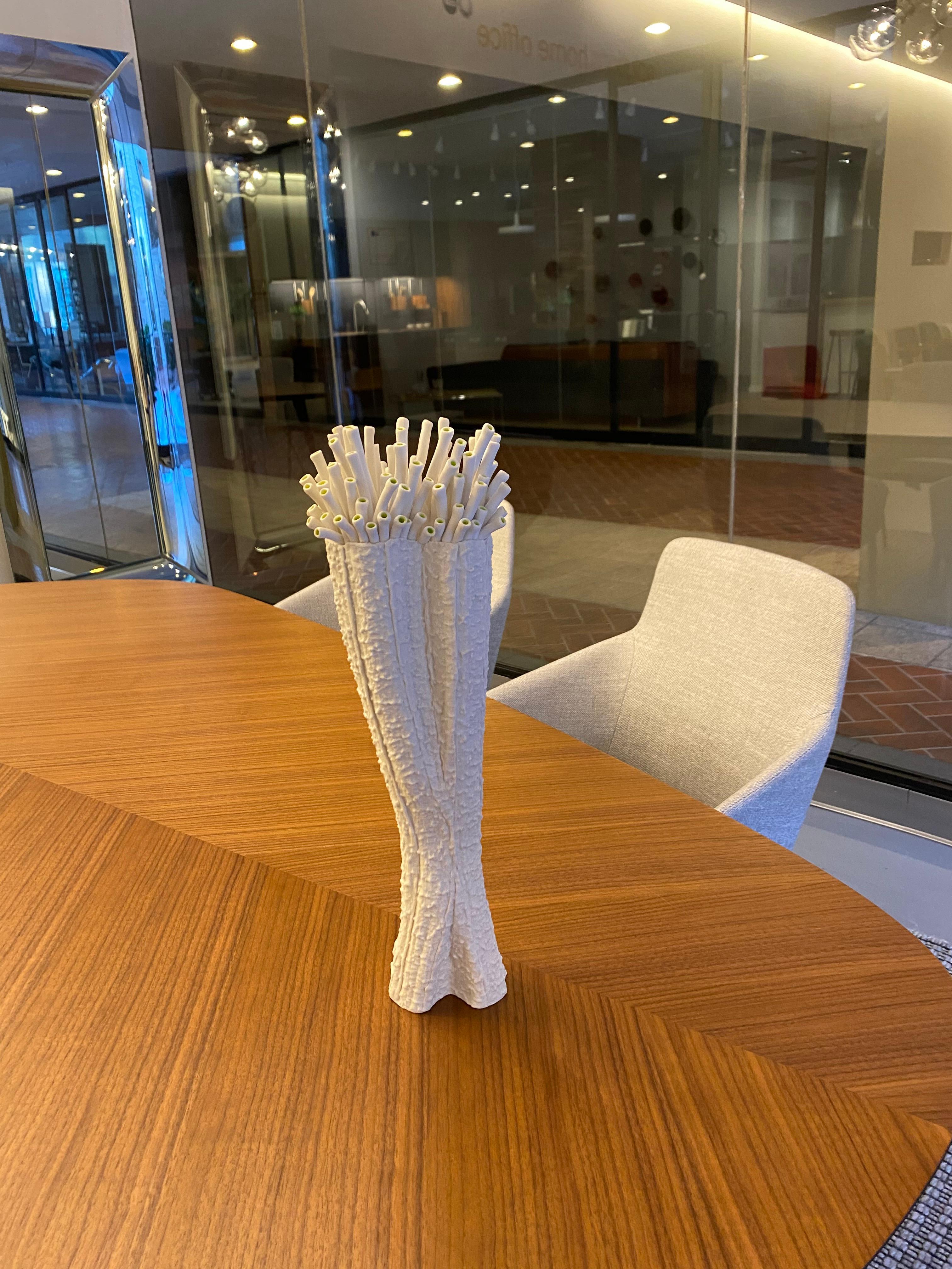 Centre de table en céramique Fos en vente 1