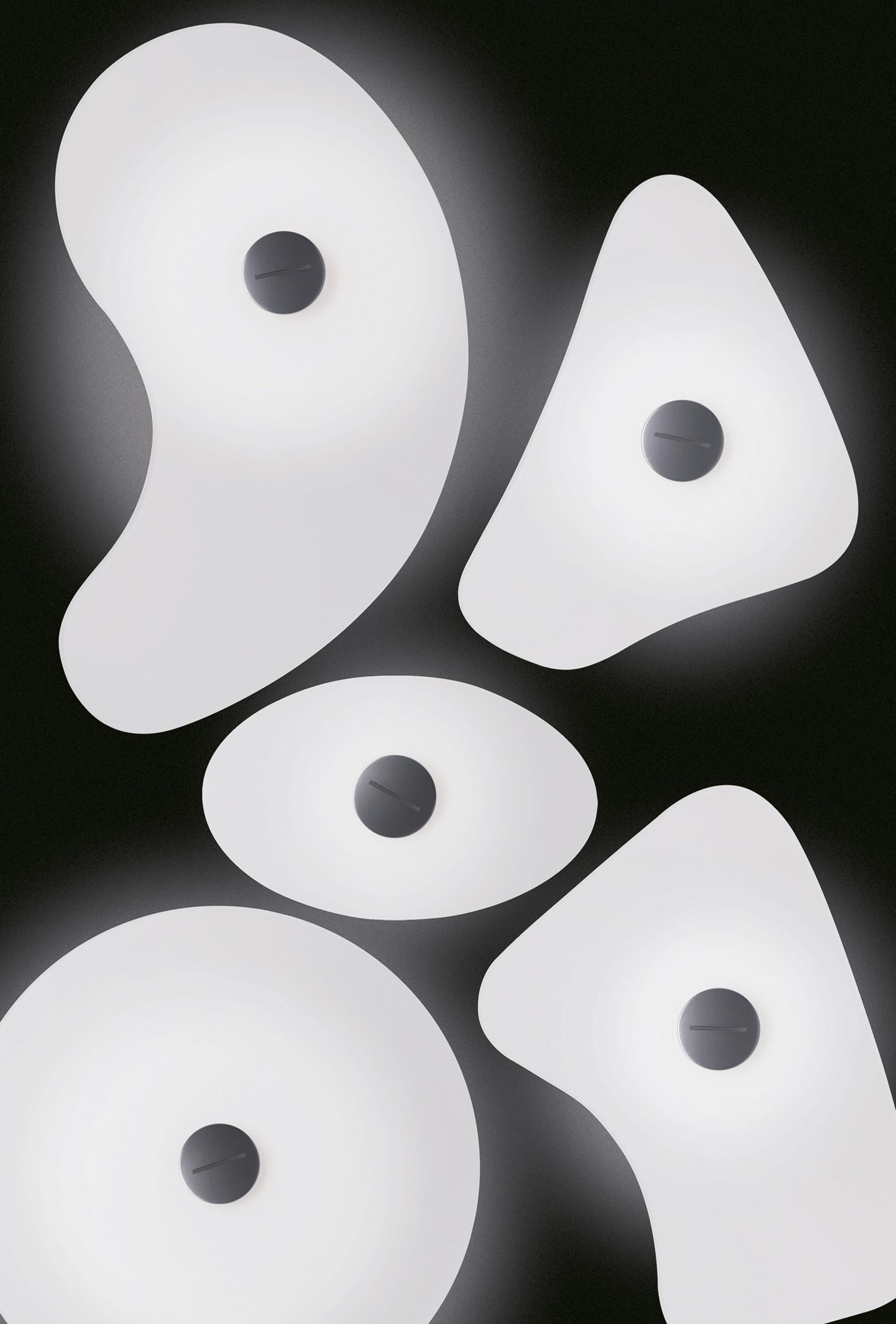 Lámpara de pared Bit 2 de Foscarini en blanco by Ferruccio Laviani en Nuevo estado para la venta en Brooklyn, NY