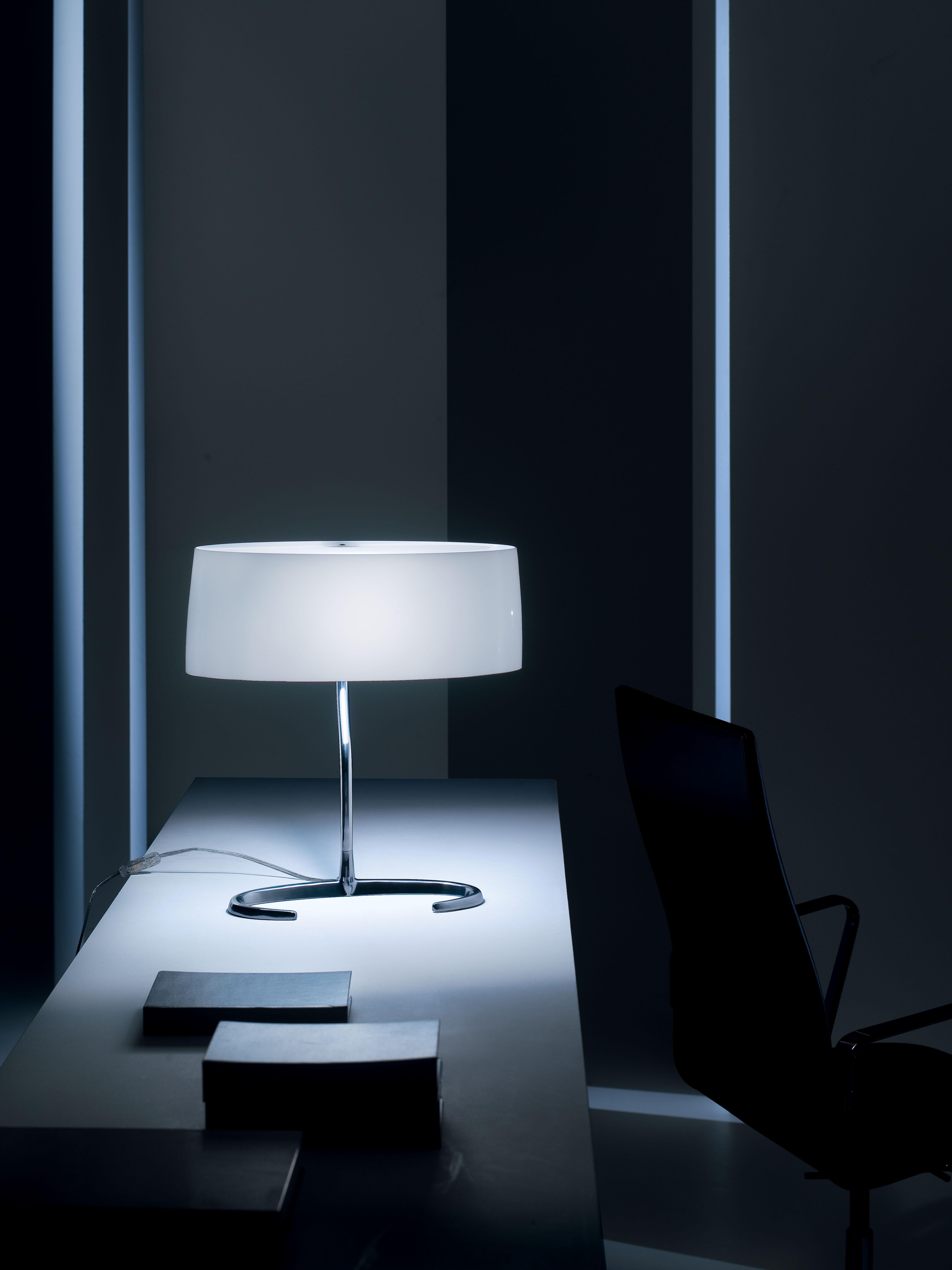 Modern Foscarini Esa Small Table Lamp in White by Lievore, Altherr and Molina