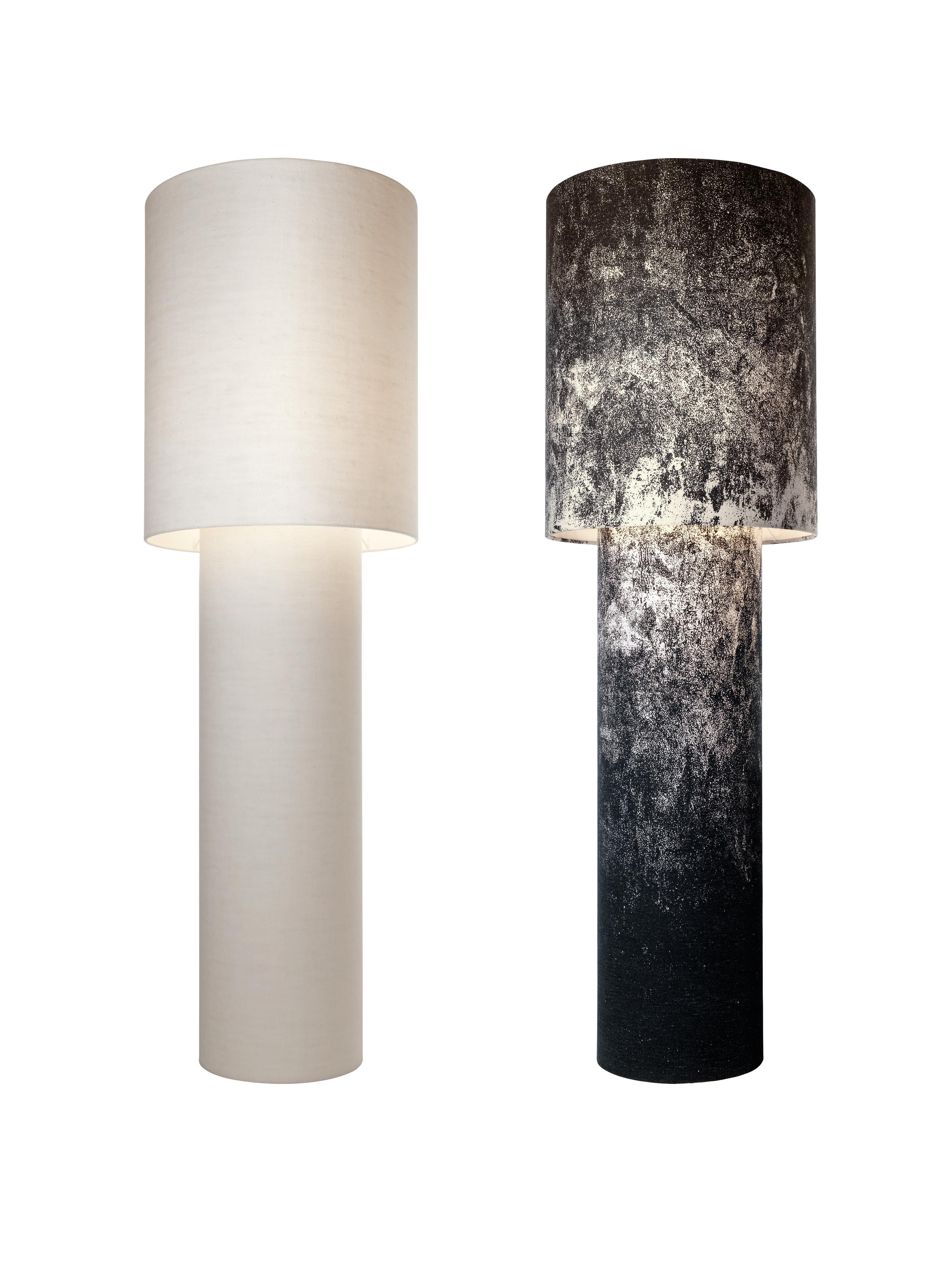 Luminous totems inspired by Industrial piping - hence the name - clad with casual-chic fabrics: a design IDEA that speaks the language of fashion according to Diesel. Pipe is a family of floor and table lamps, to be used Stand-alone or in multiple