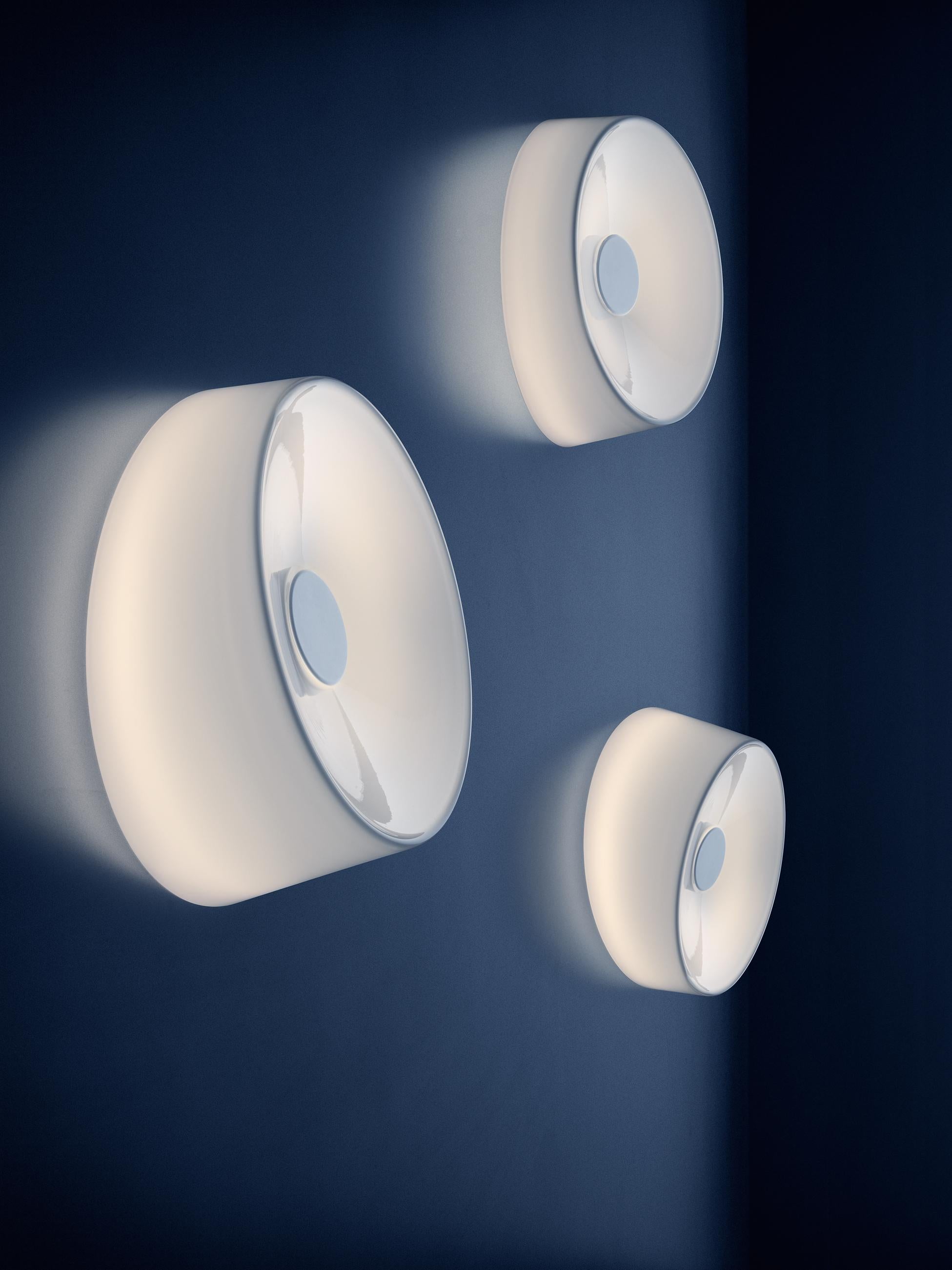 Foscarini Lumiere Extra große LED-Wandleuchte in Grau von Rodolfo Dordoni (Moderne) im Angebot