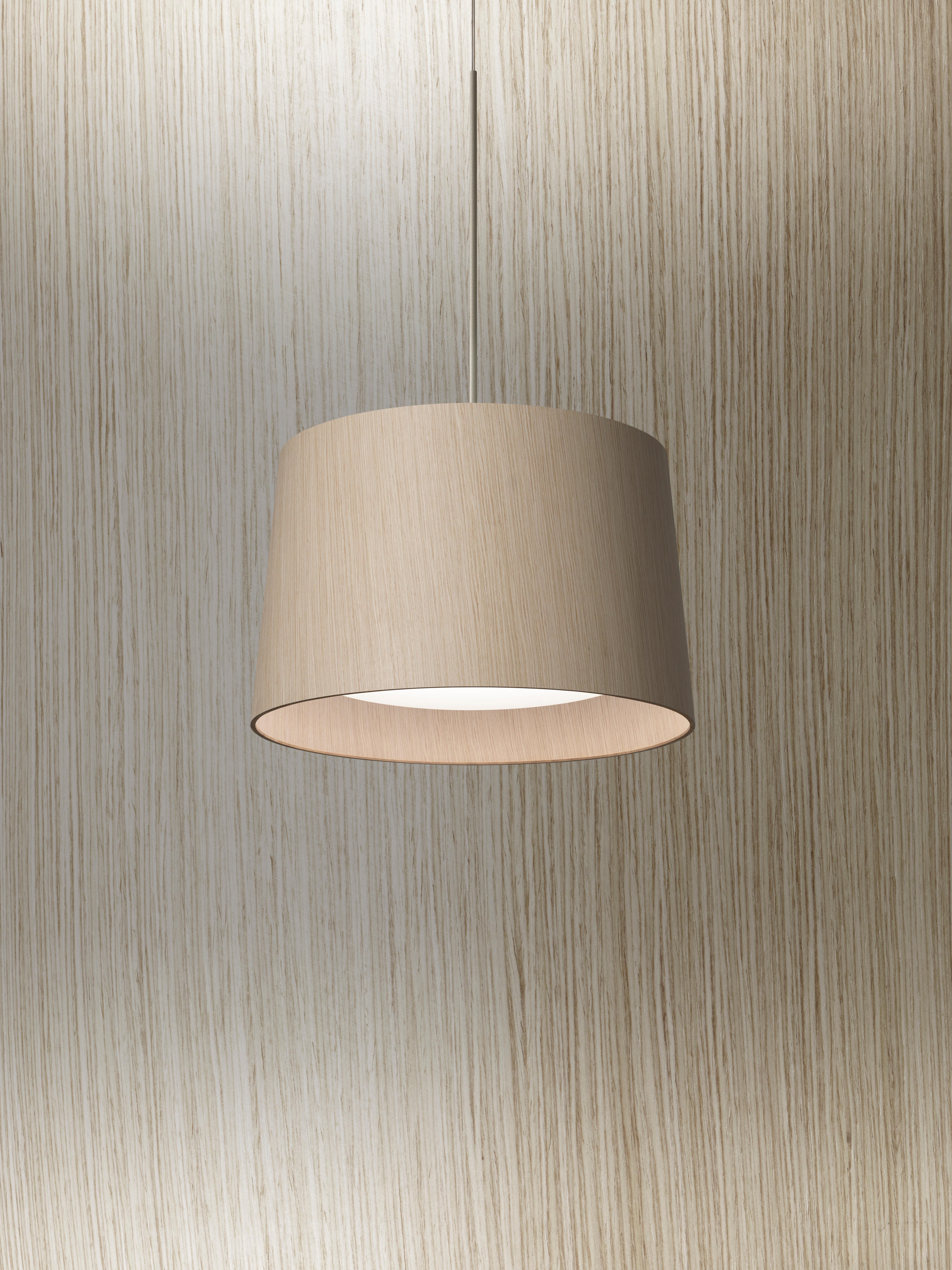 The new Twiggy wood suspension lamp is remarkably versatile, bringing the warmth and appeal of wood into a wide range of contexts.
It is perfect above a table, in a bedroom, kitchen, living area or entrance, but also in high-image spaces. 
Twiggy