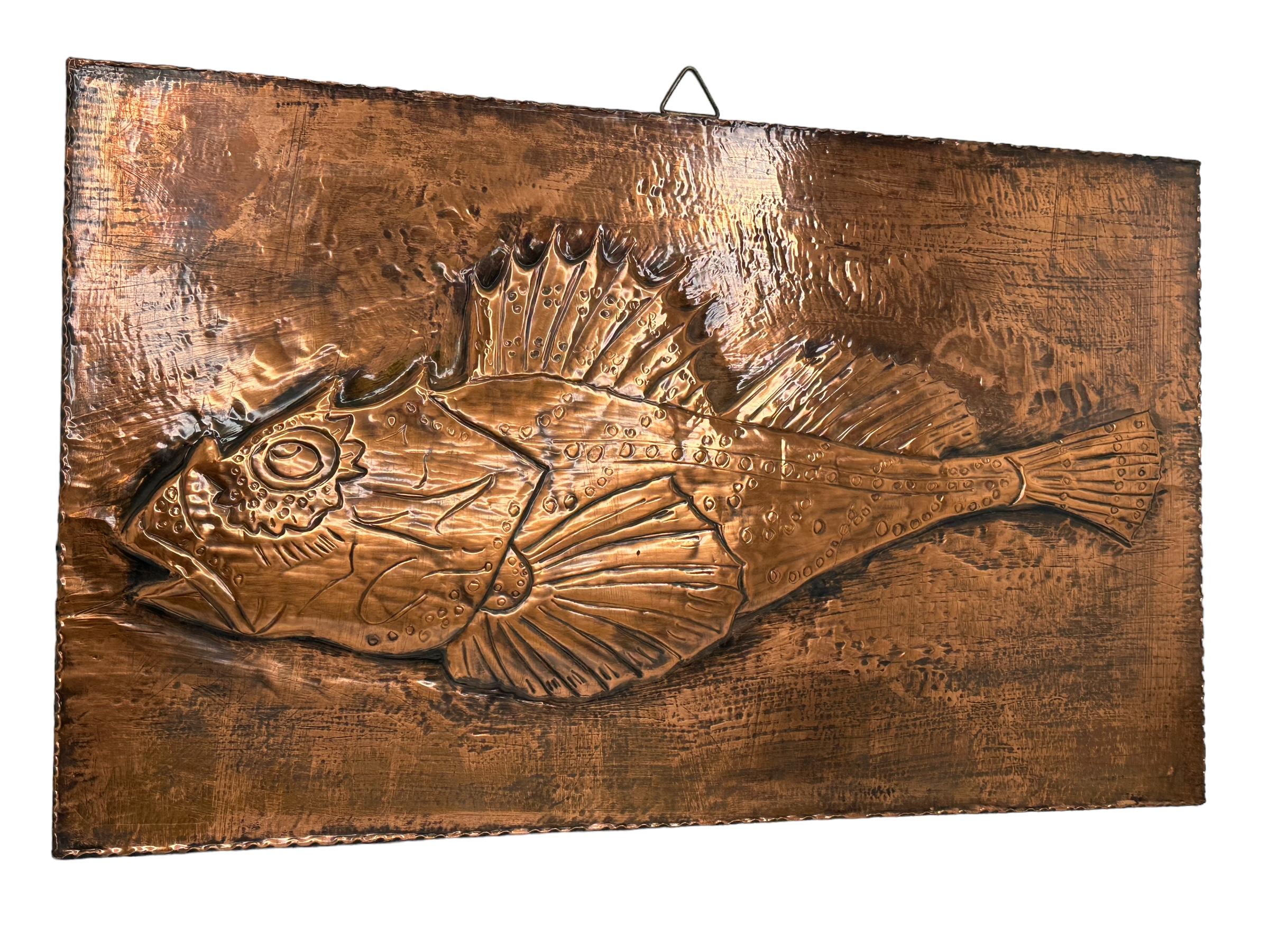 Eine schöne, Vintage Kupfer Bone Fish themed Wanddekoration Bild. Es wäre ein schönes Ornament an Ihrer Wand. Lebendige Farben und hervorragende Verarbeitung. Auch ein toller Wandbehang für jedes Büro oder jeden Wartebereich. Es wurde in den 1970er