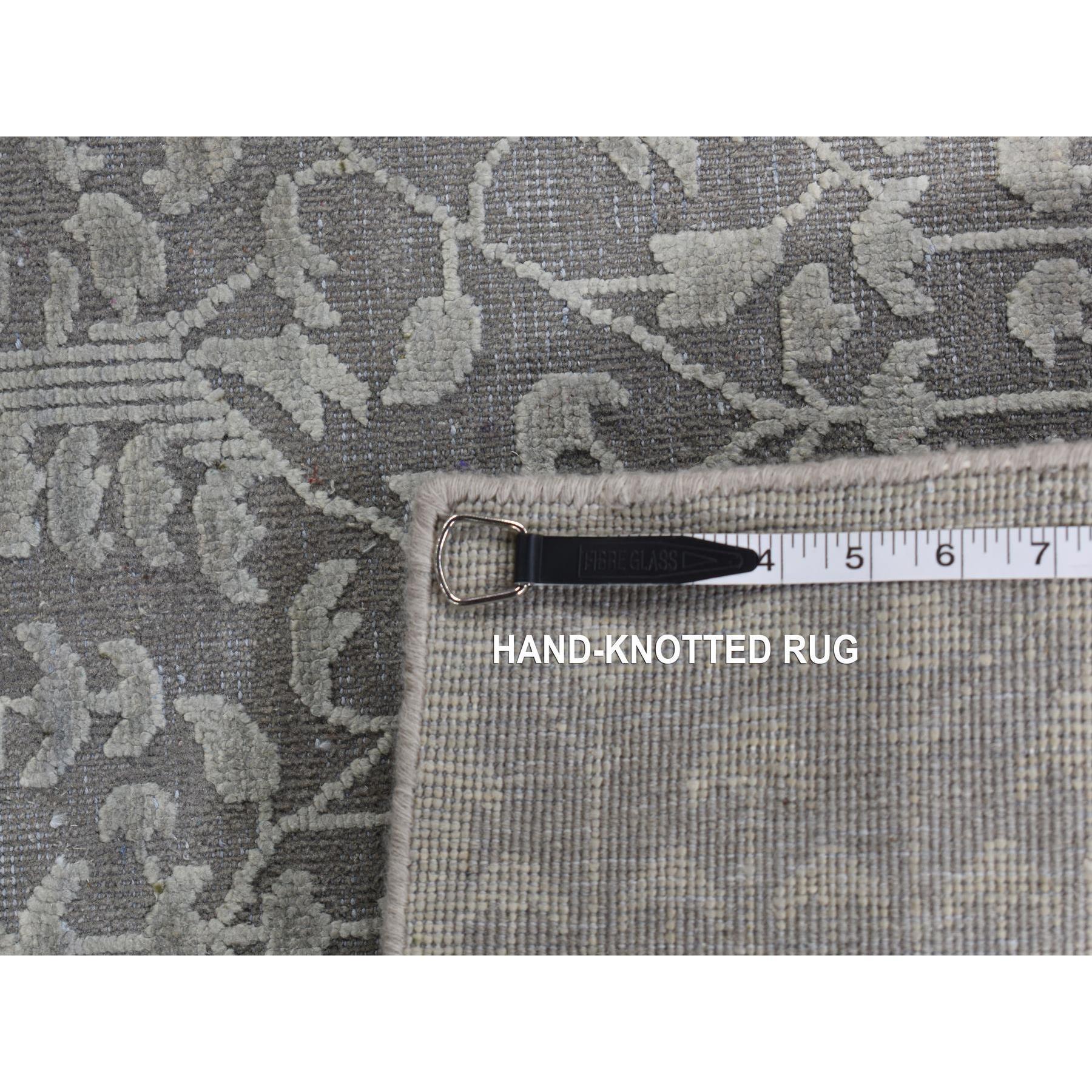 Fossil Gray Seide mit Wolle Ton in Ton handgeknüpft Orientteppich 9'0