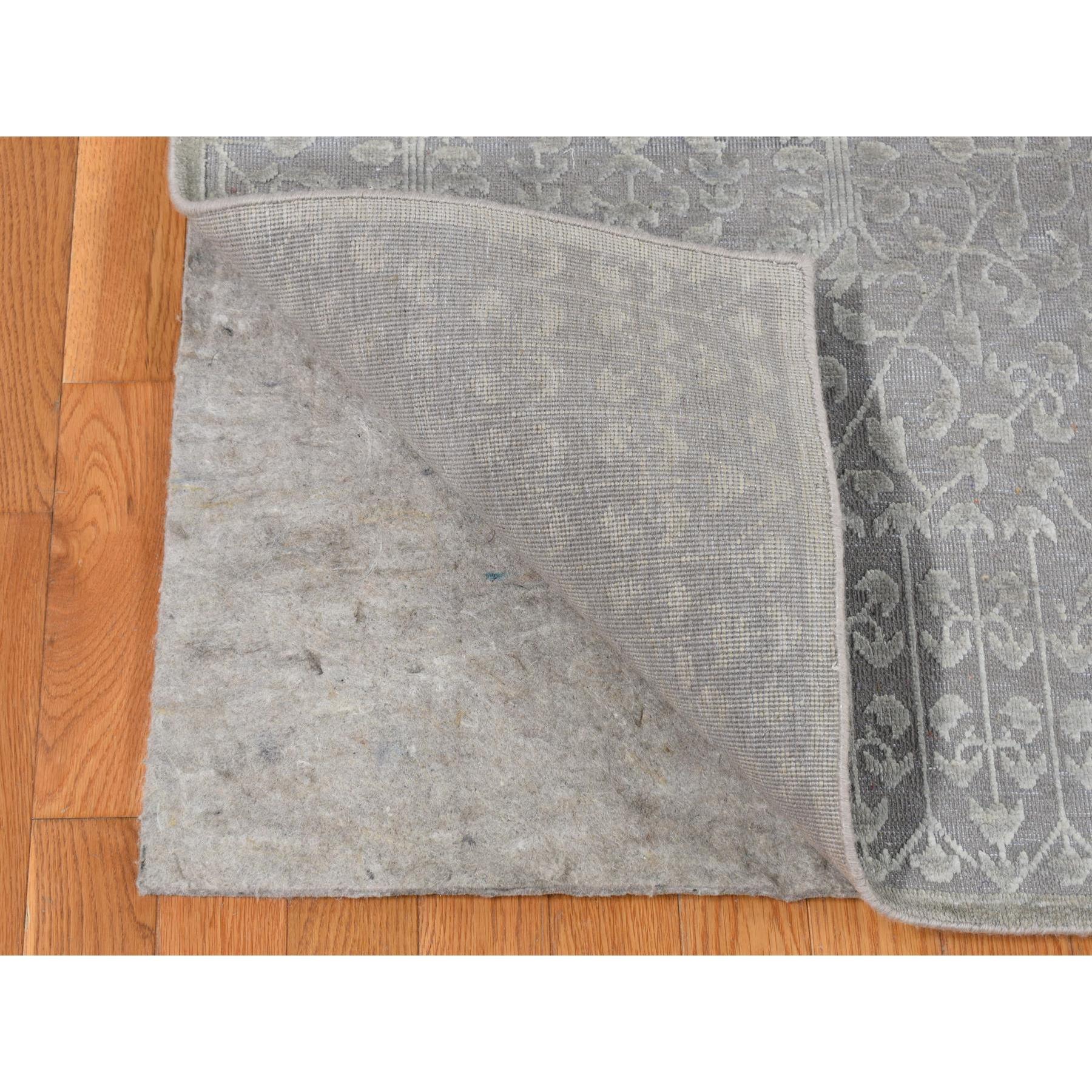 Fossil Gray Seide mit Wolle Ton in Ton handgeknüpft Orientteppich 9'0