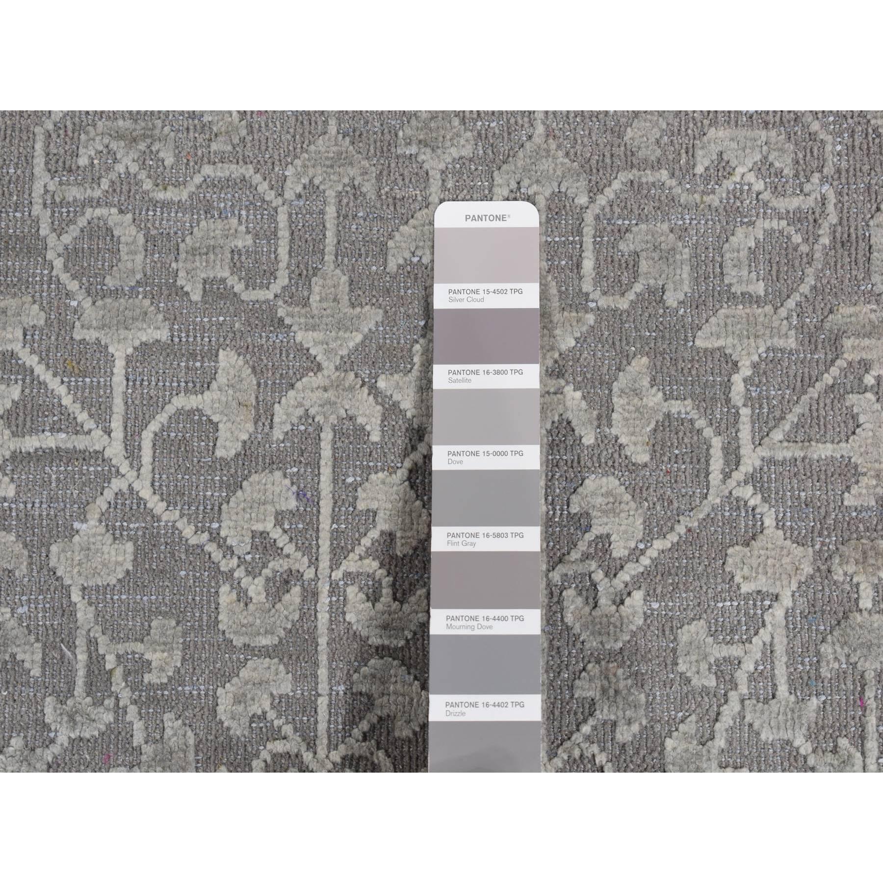 Fossil Gray Seide mit Wolle Ton in Ton handgeknüpft Orientteppich 9'0