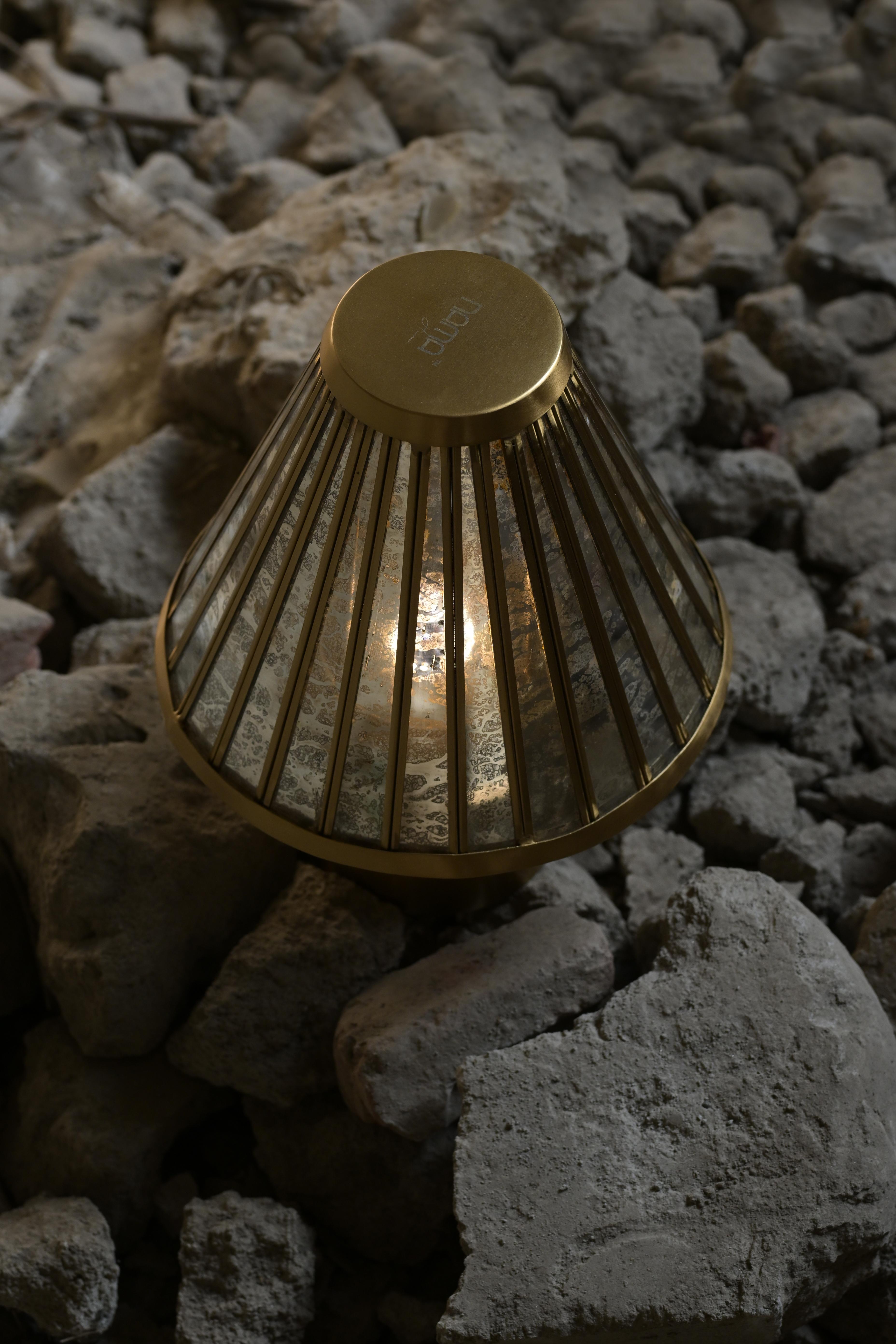Lampe à poser portative Fossil par Studio Namit Khanna en vente 4