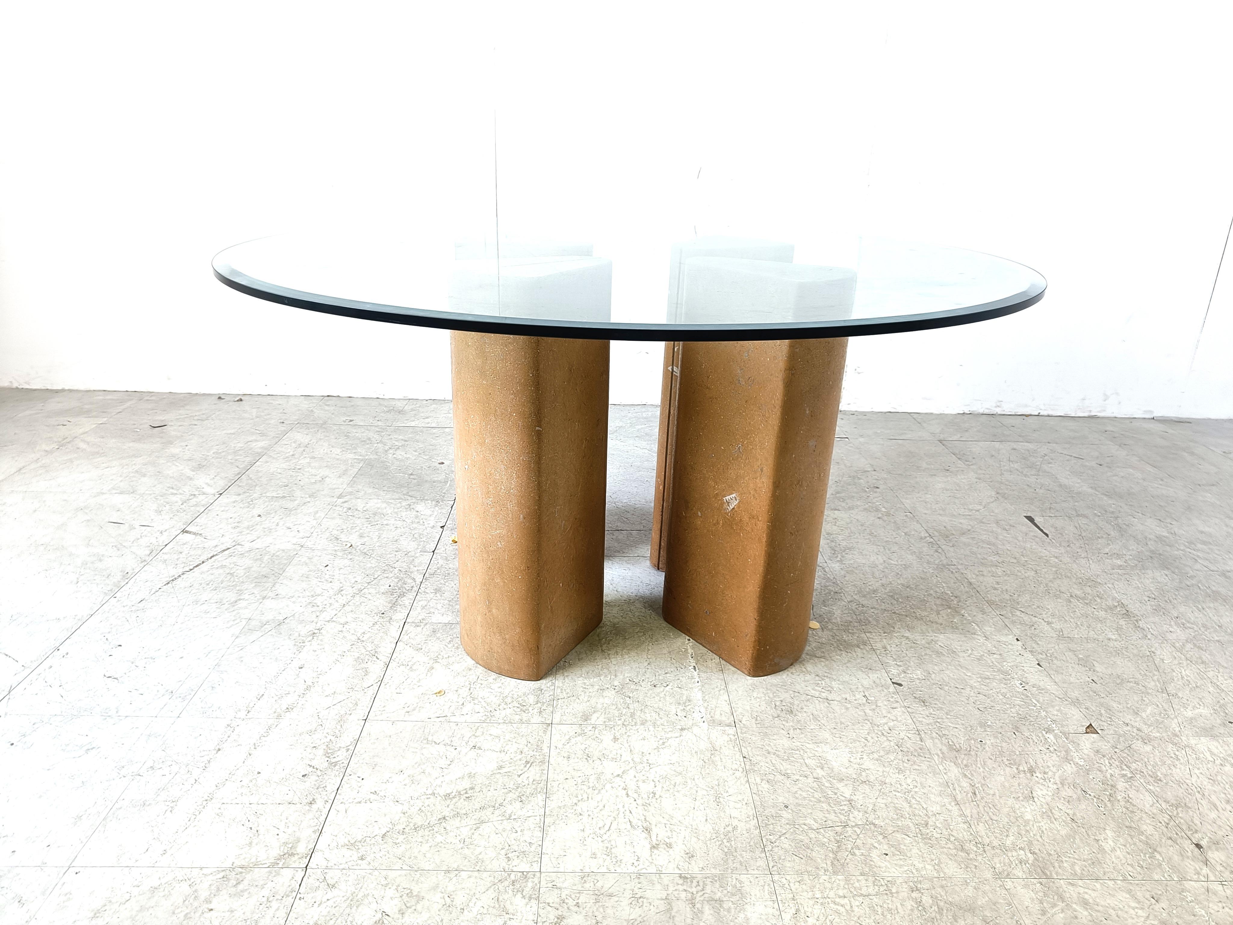 Belge Table de salle à manger en pierre fossile, 1970 en vente