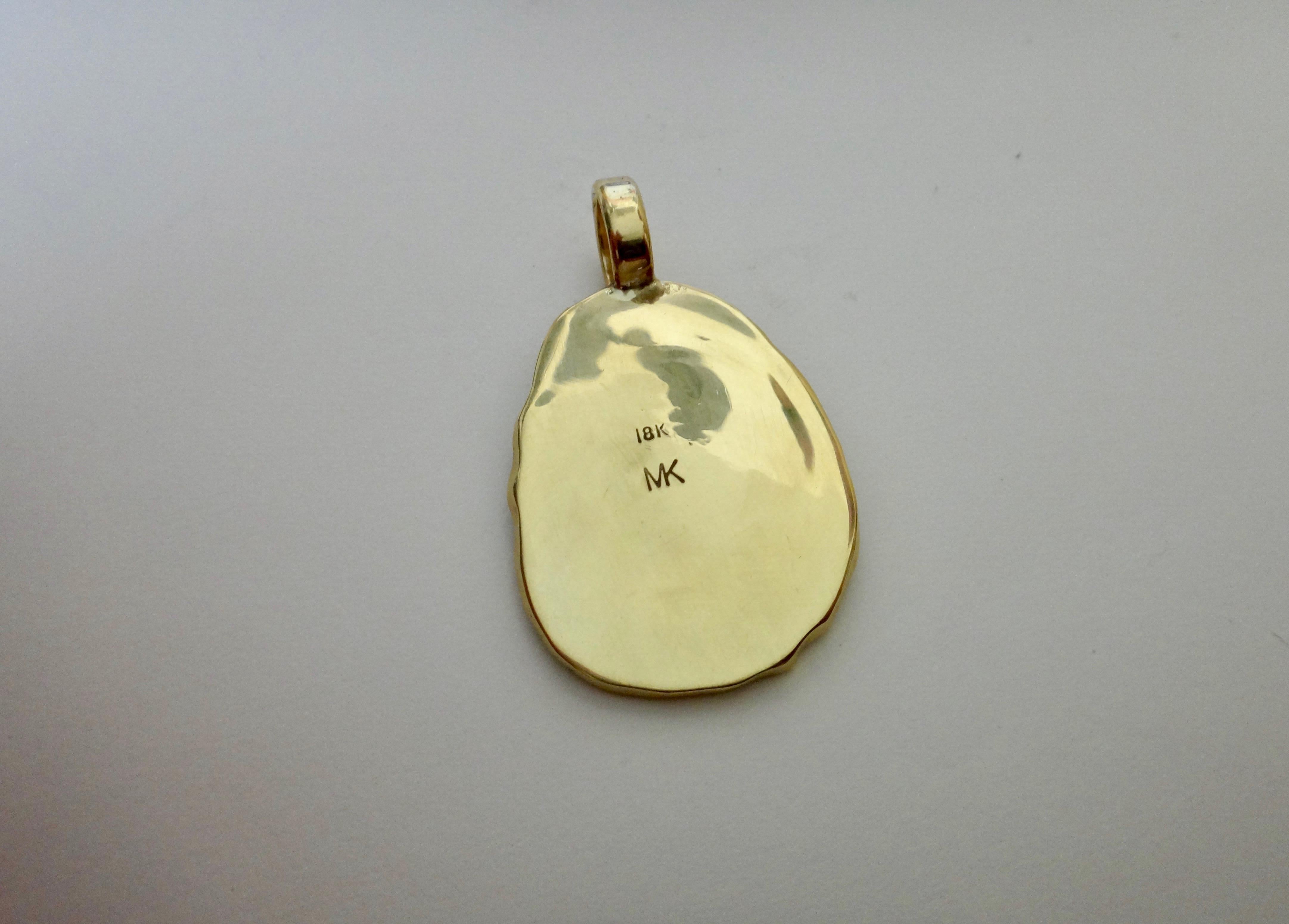 Fossil Trilobite 18 Karat Yellow Gold Pendant In New Condition For Sale In Austin, TX