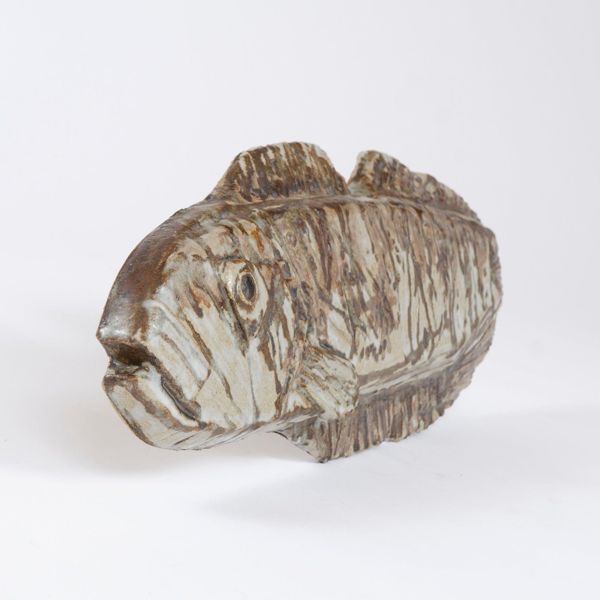 Finlandese Scultura di pesce fossilizzato di Taisto Kaasinen per Arabia in vendita