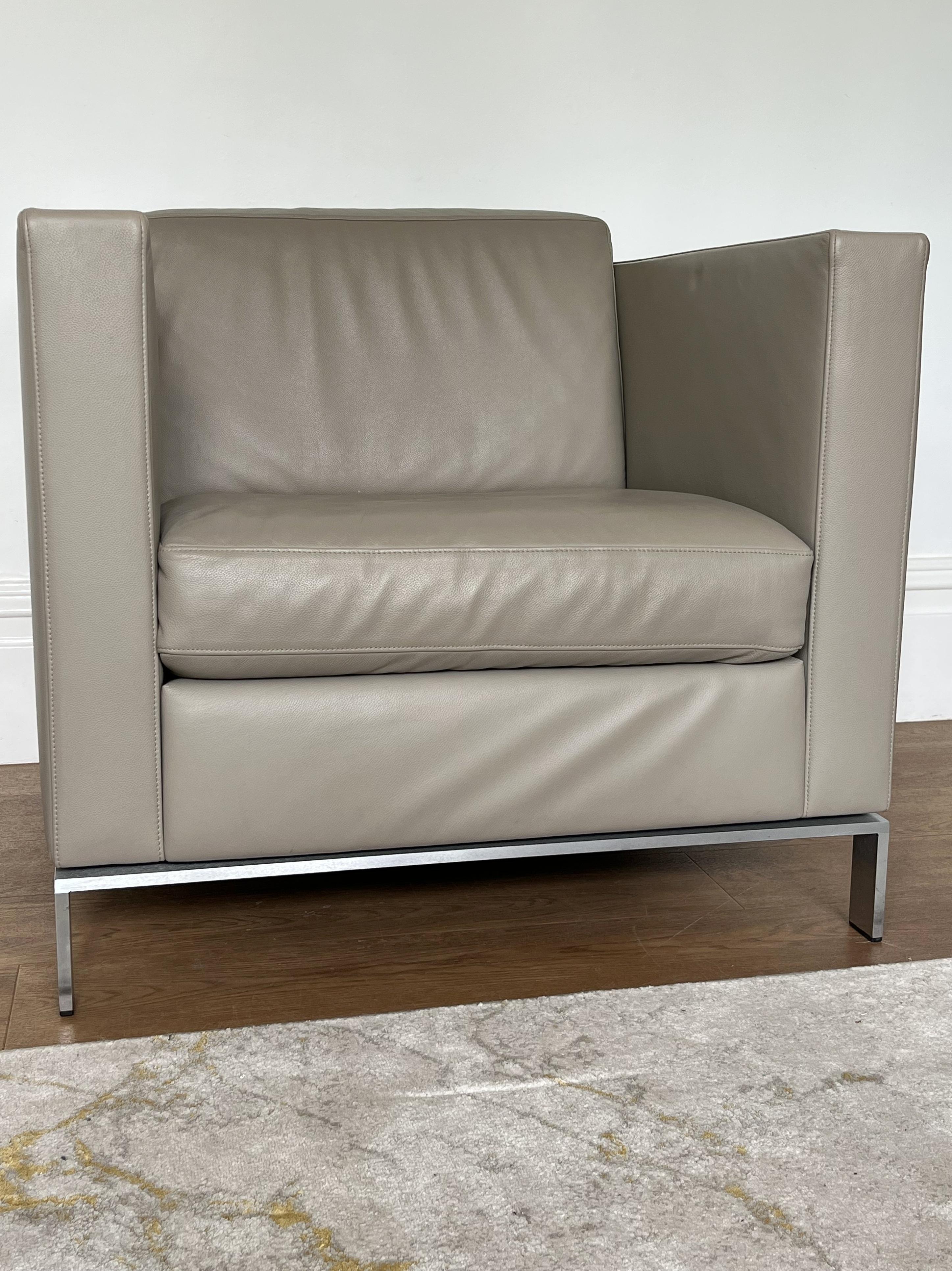 Foster 500 Chair designed by Sir Norman Foster for Walter Knoll.

The chair has taupe leather upholstery on a floating matt brushed chrome base.

The chair is in very good condition showing only usual light signs of use.

We currently have 2