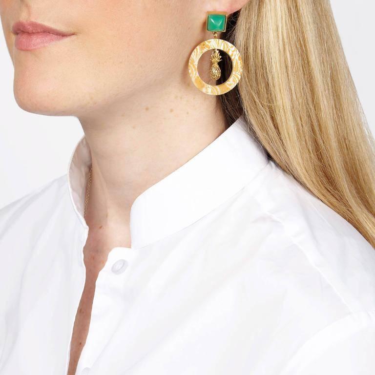 Dangle Earrings made of engraved African cow horn with sugar-loaf shape chrysoprase gemstone; handmade in London. Available with oval shaped chrysoprase as an alternative to sugar-loaf. 

Handmade from natural materials with silver pin-backs for