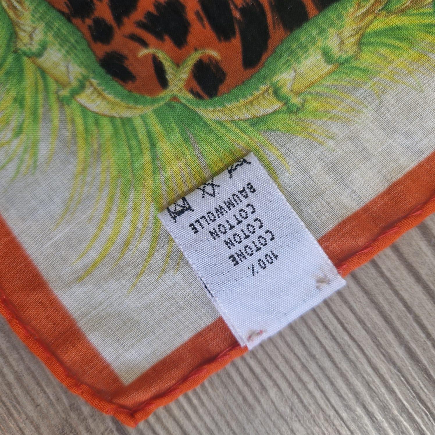 Foulard Gianni Versace King Of The Jungle 1993. In Excellent Condition In Carnate, IT