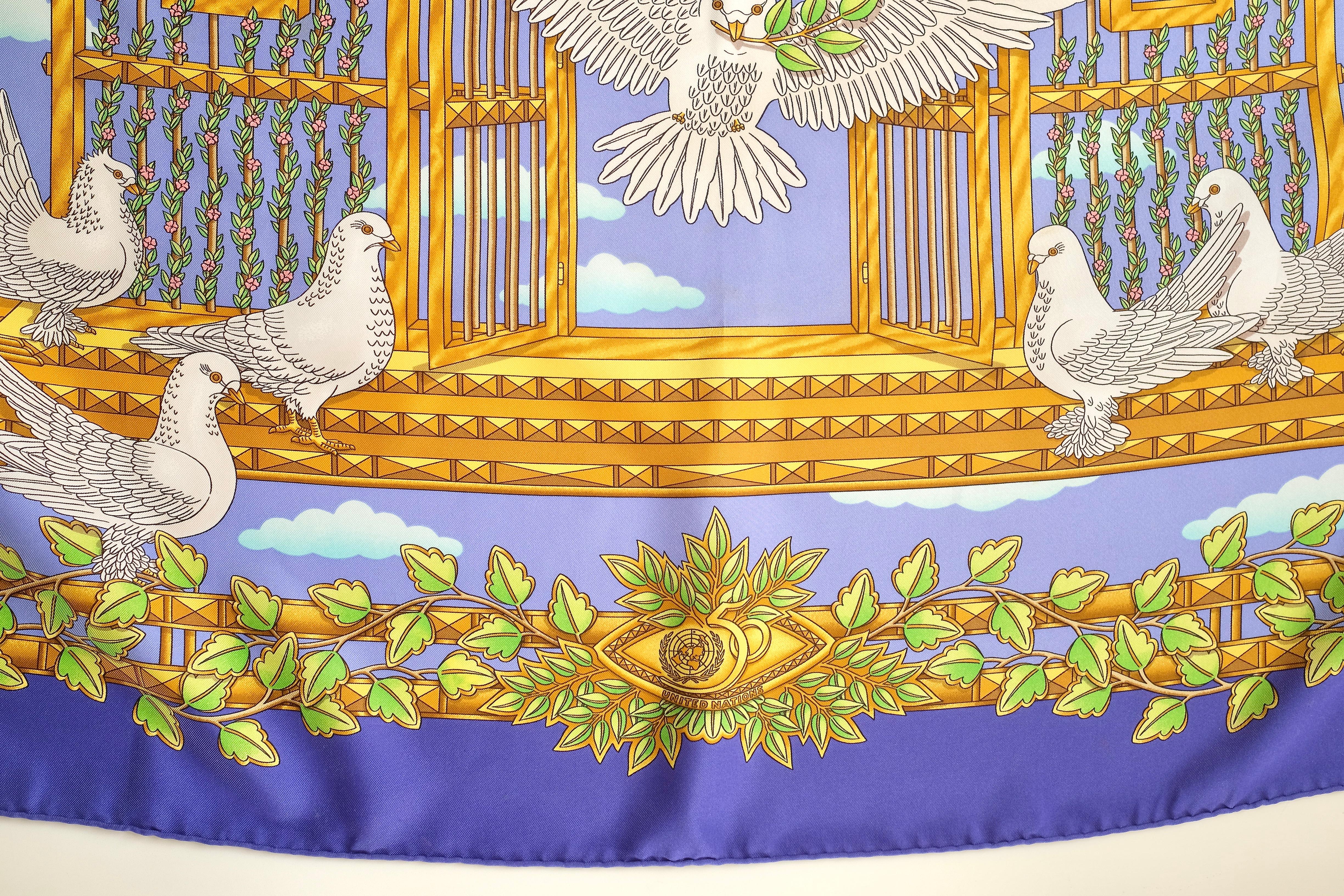 Hermès scarf For Sale 1
