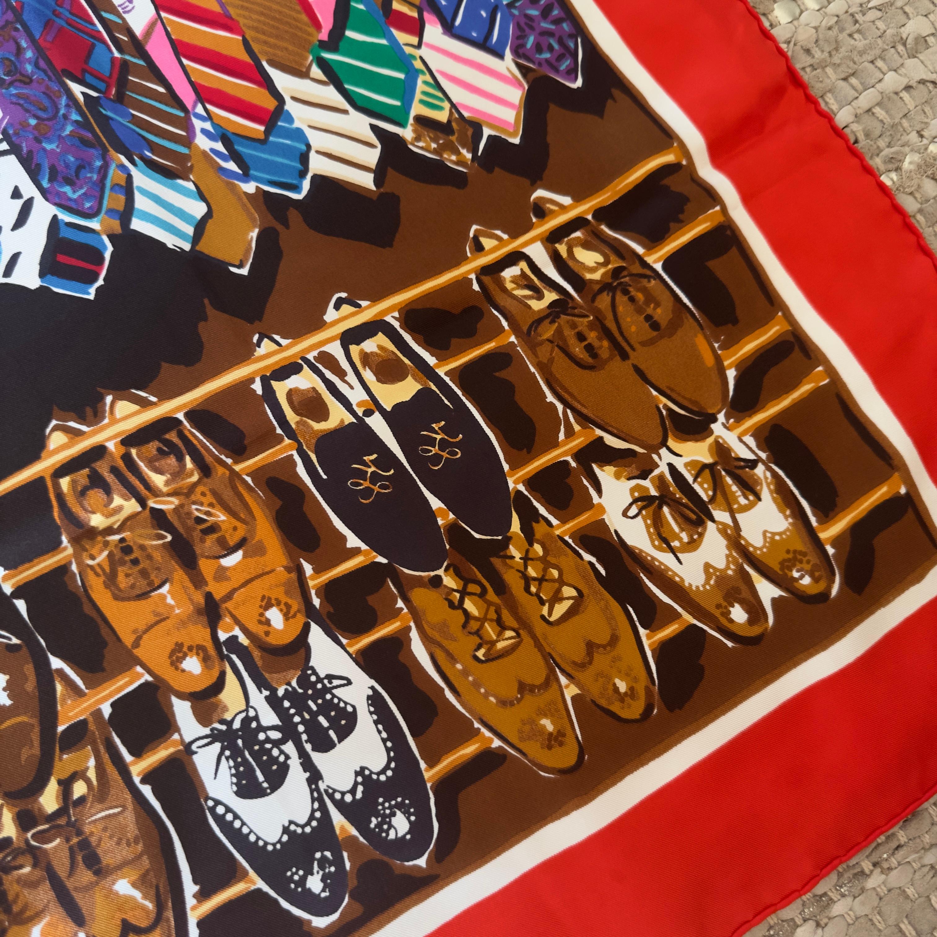 Pañuelo Karl Lagerfeld de seda roja con estampado de vestuario masculino, nuevo en Excelente estado para la venta en Basaluzzo, IT