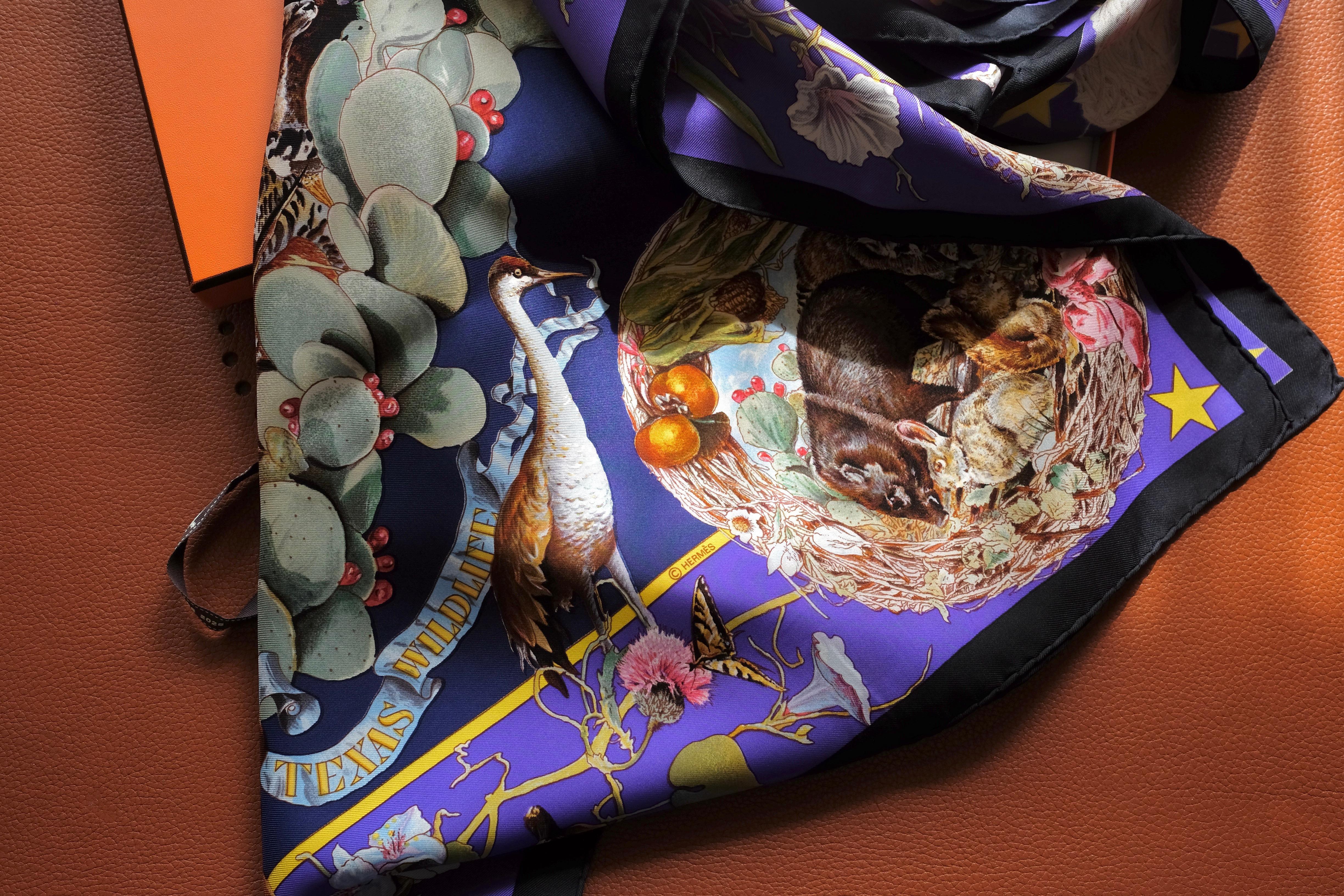 Pañuelo de seda HERMÈS en venta 4