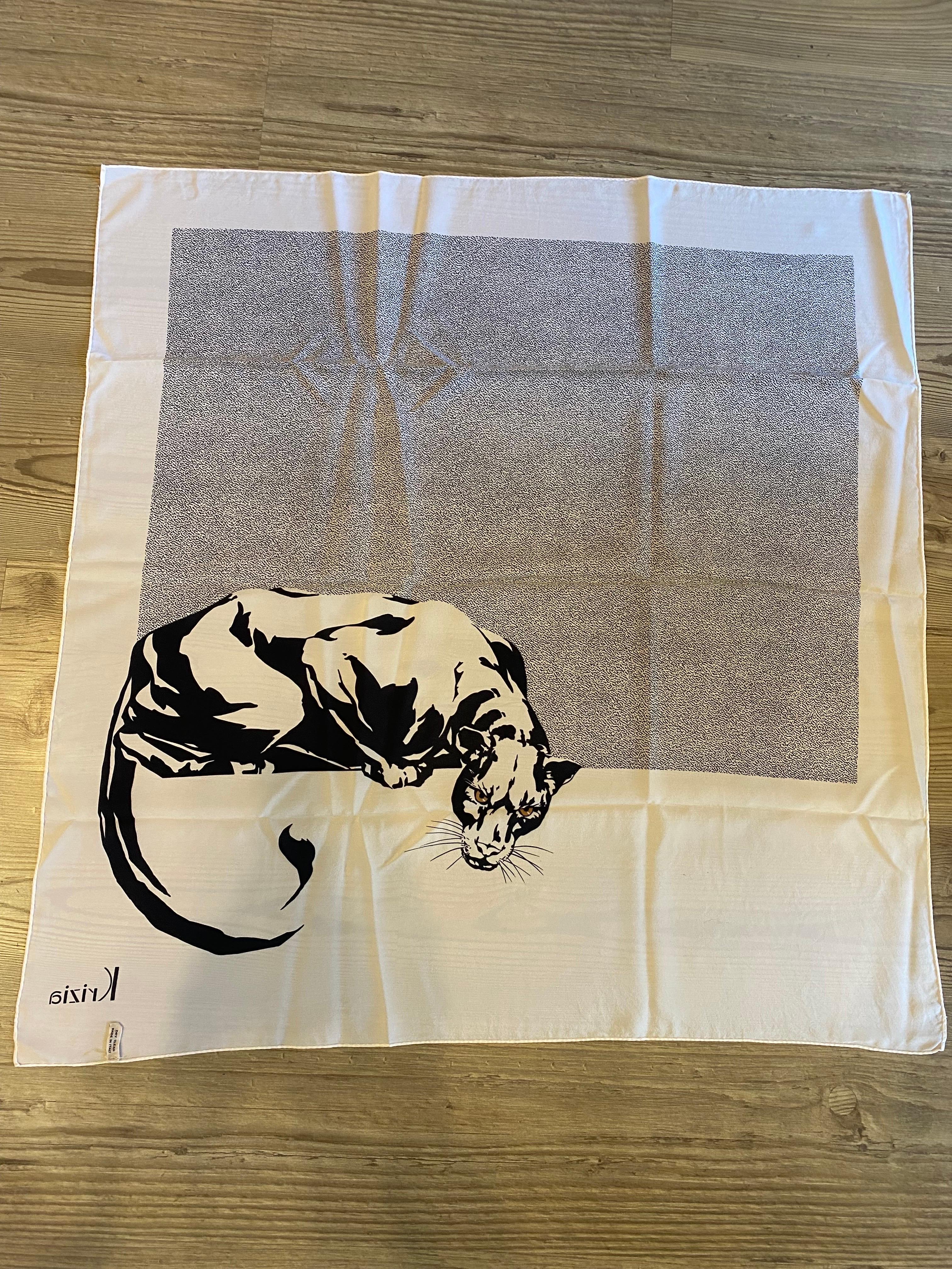 Gris Foulard vintage par Krizia en vente