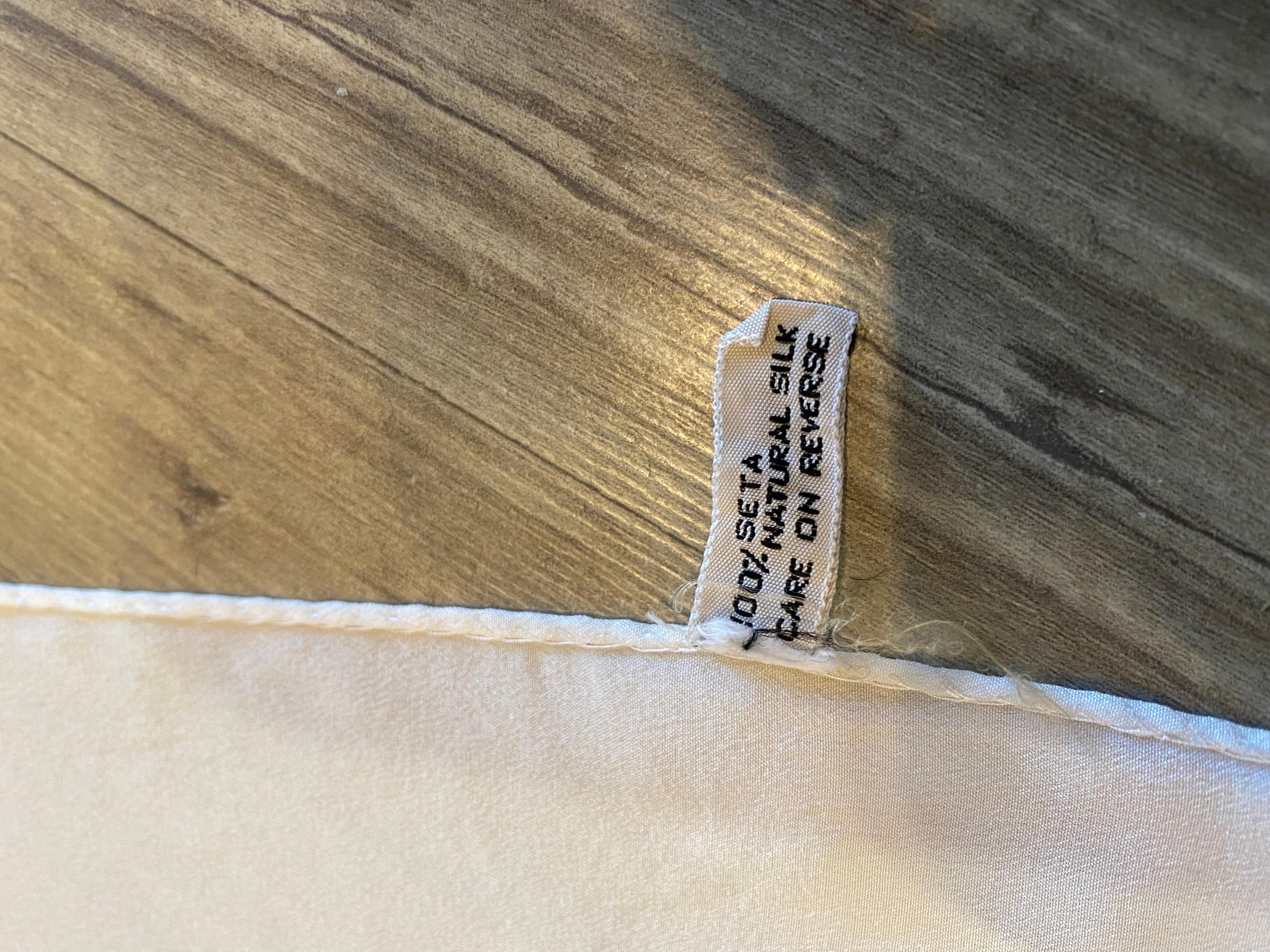 Foulard vintage par Krizia Unisexe en vente